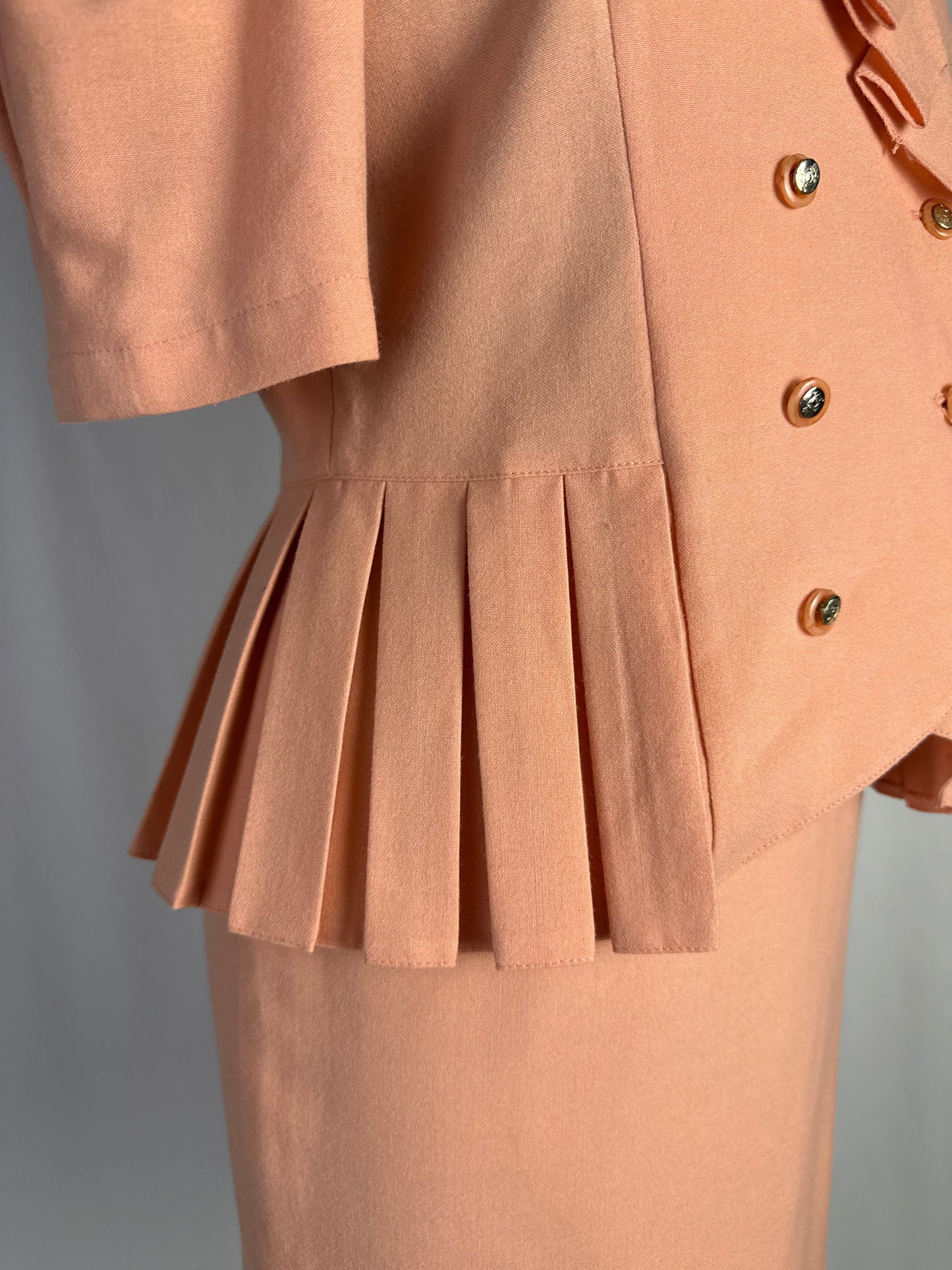Tailleur anni ‘80 color pesca in fresco lana - TG. 40