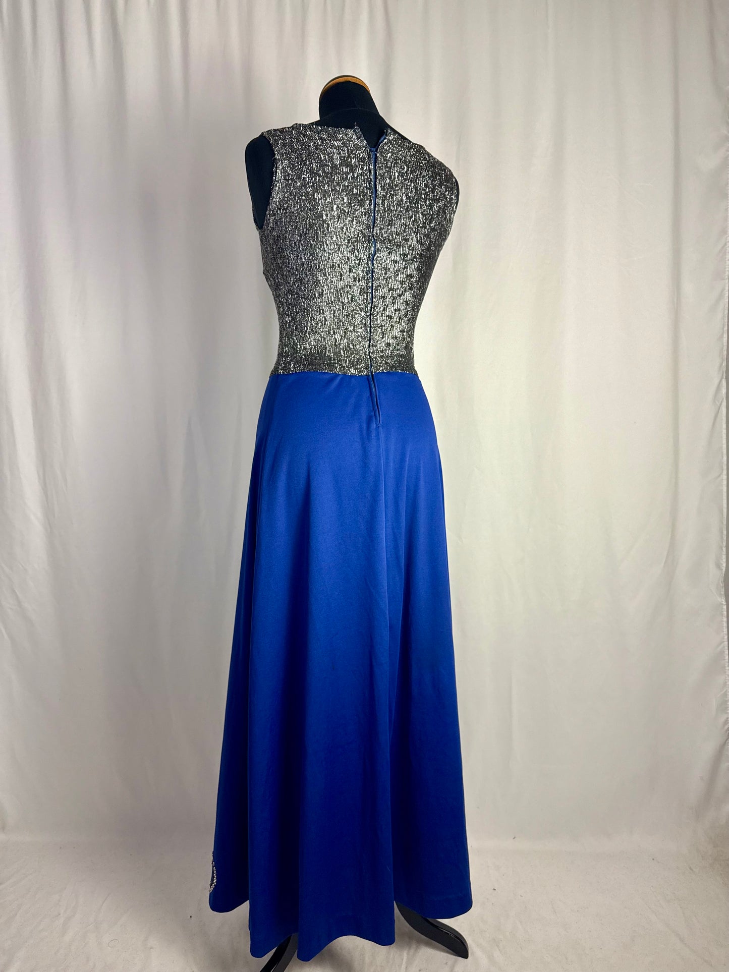 Abito anni ‘70 con corpino argento e gonna con ricami - TG. 38