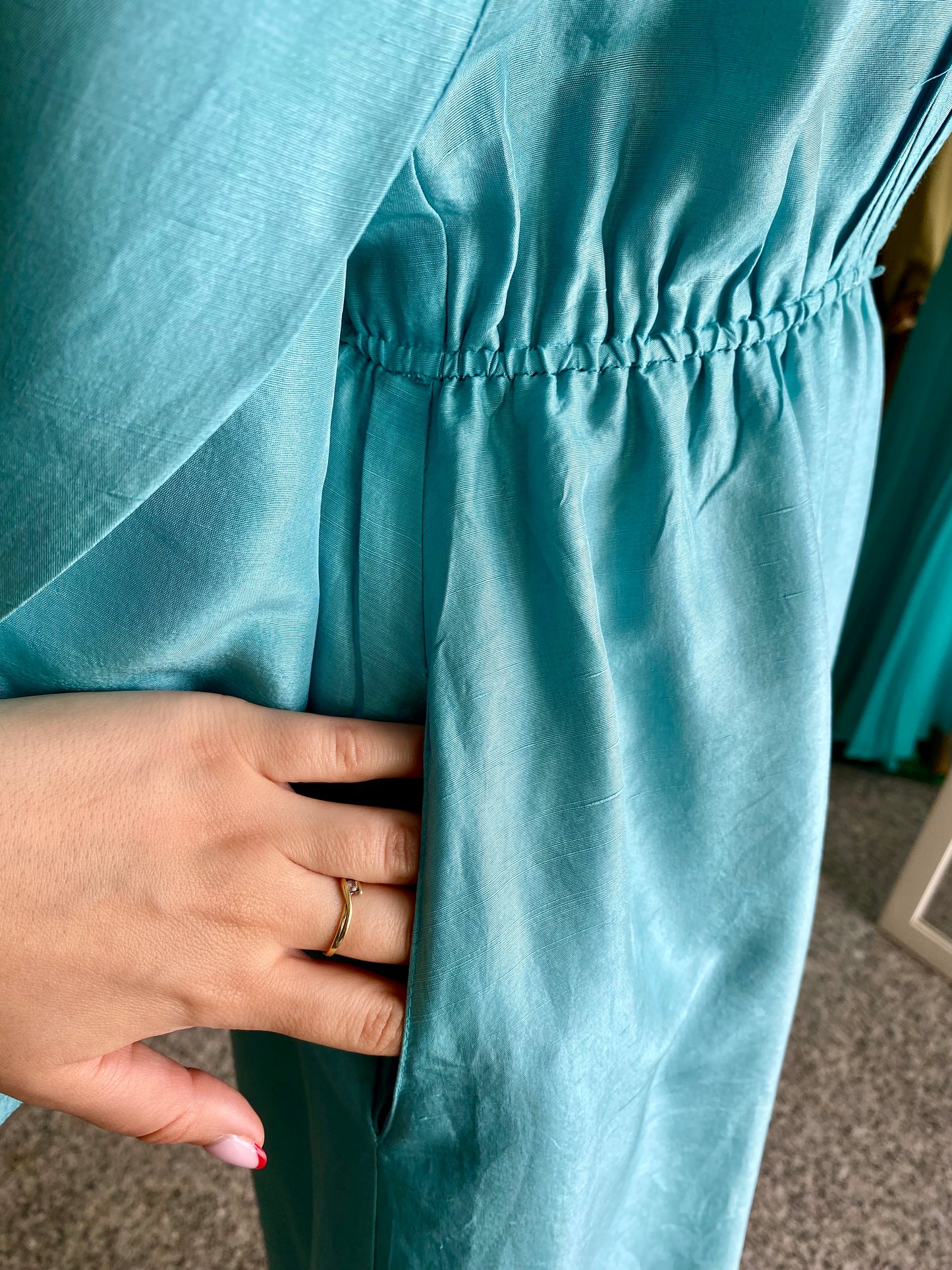 Abito Betty Barclay anni ’70 in pura seta azzurra con collo alla coreana - TG. 40/42