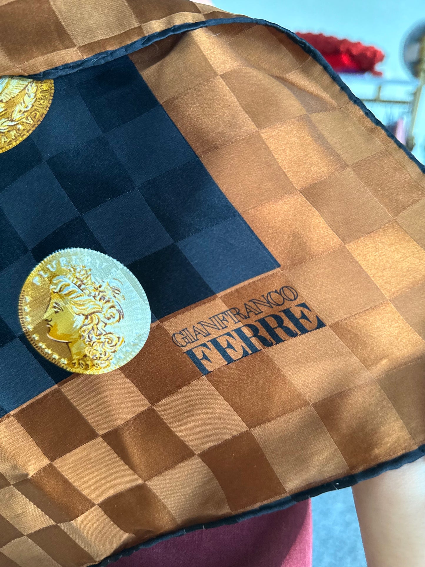 Foulard in seta Gianfranco Ferré