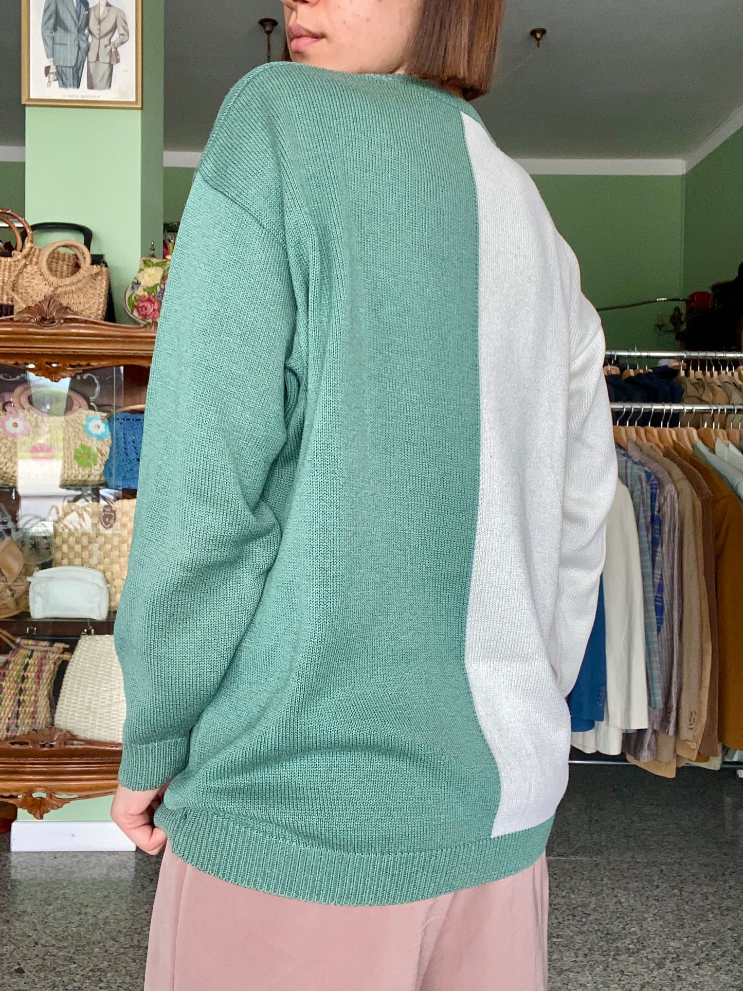 Maglia vintage anni ’80/’90 con pattern geometrico verde salvia e panna - TG. 44/46 circa