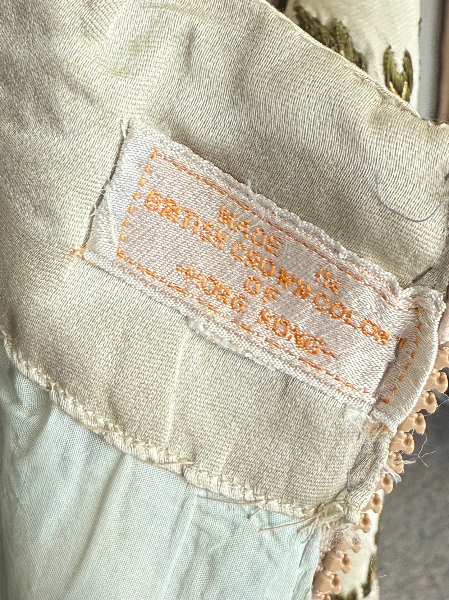 Abito anni ’50 in pura seta con ricamo floreale e decoro di perline - TG. 38