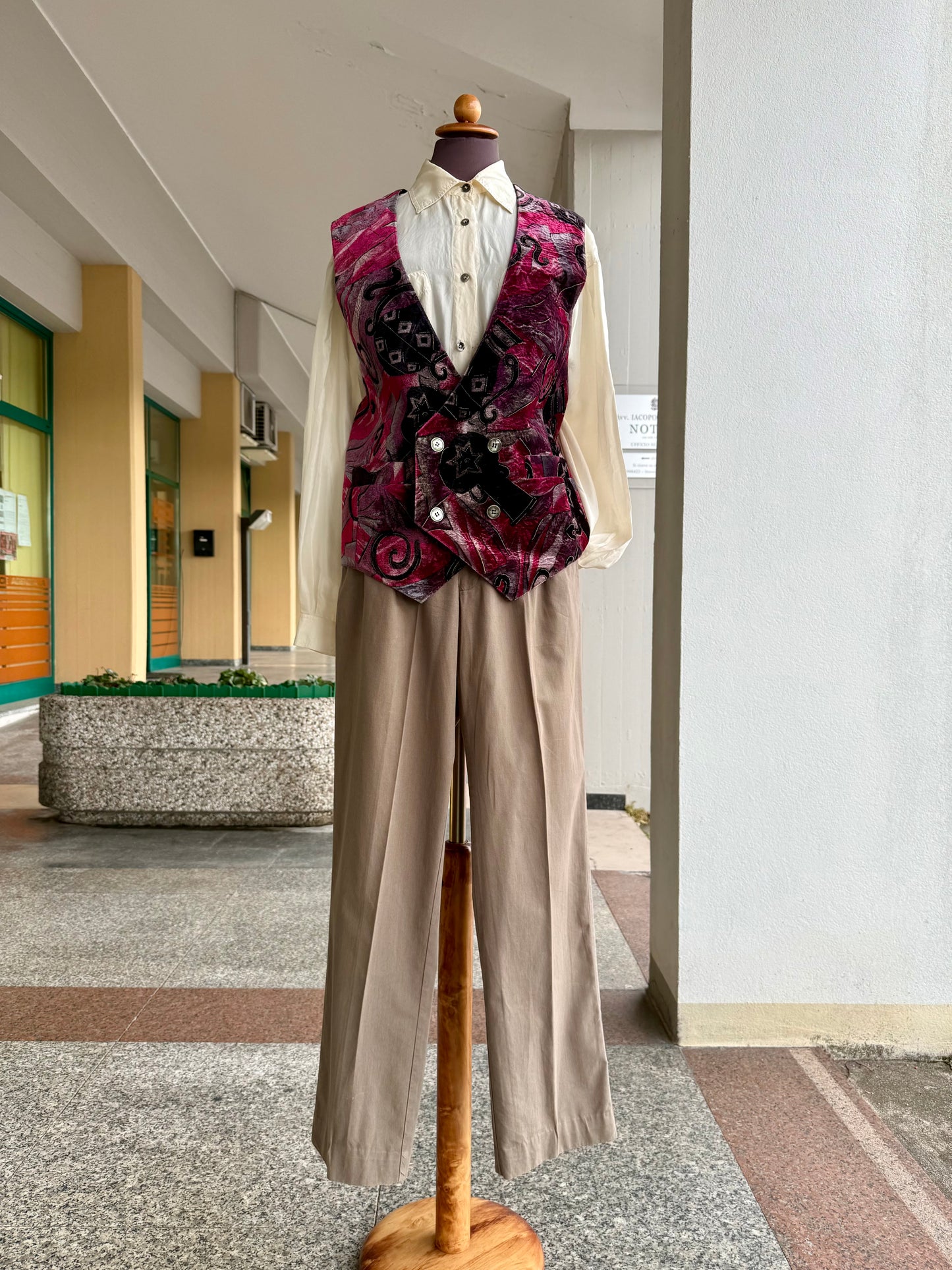 Pantaloni con pieghe cachi - TG. 44/46