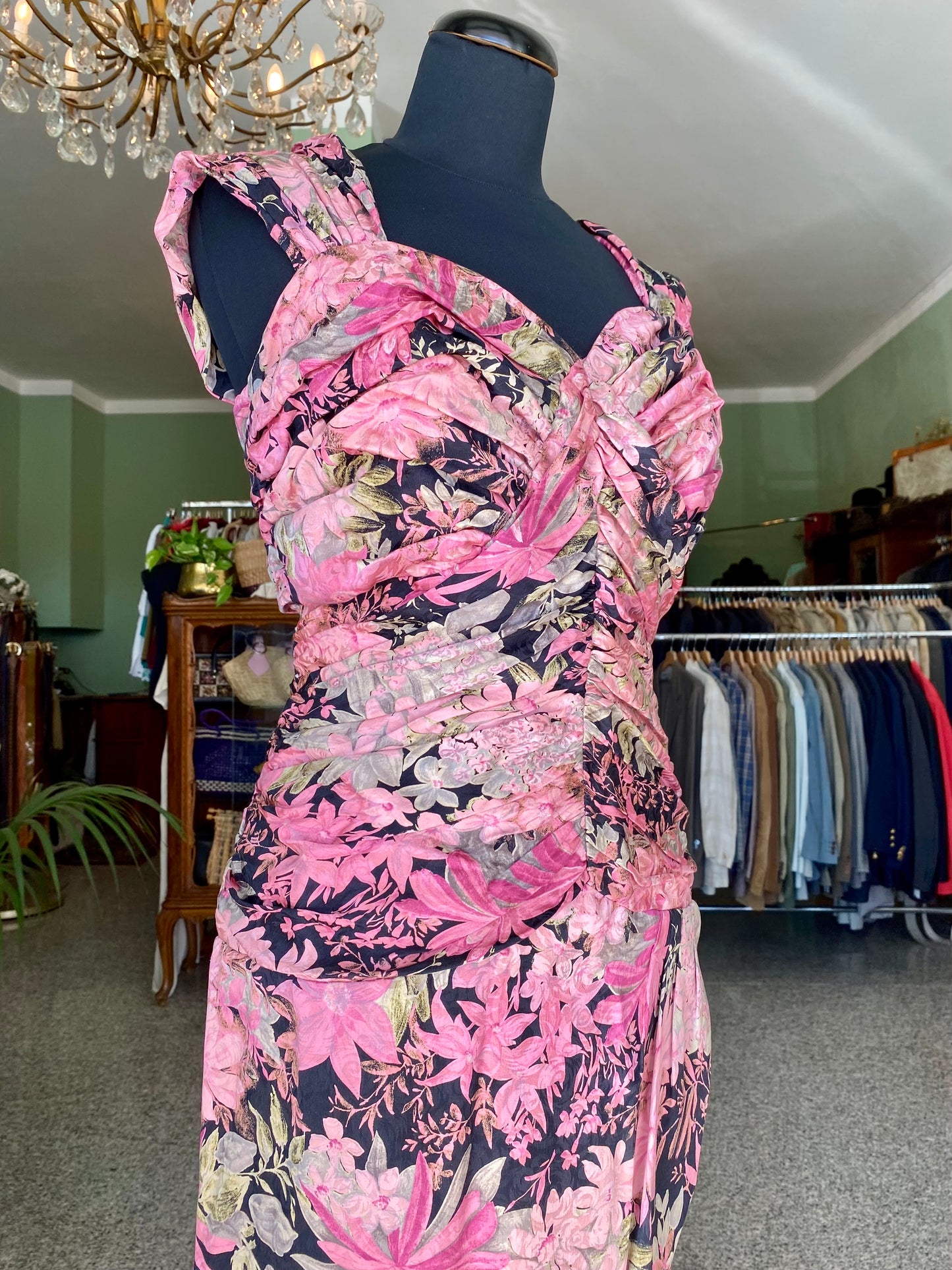 Abito sartoriale anni '80 in pura seta – drappeggio scultoreo e stampa botanica - TG. 42