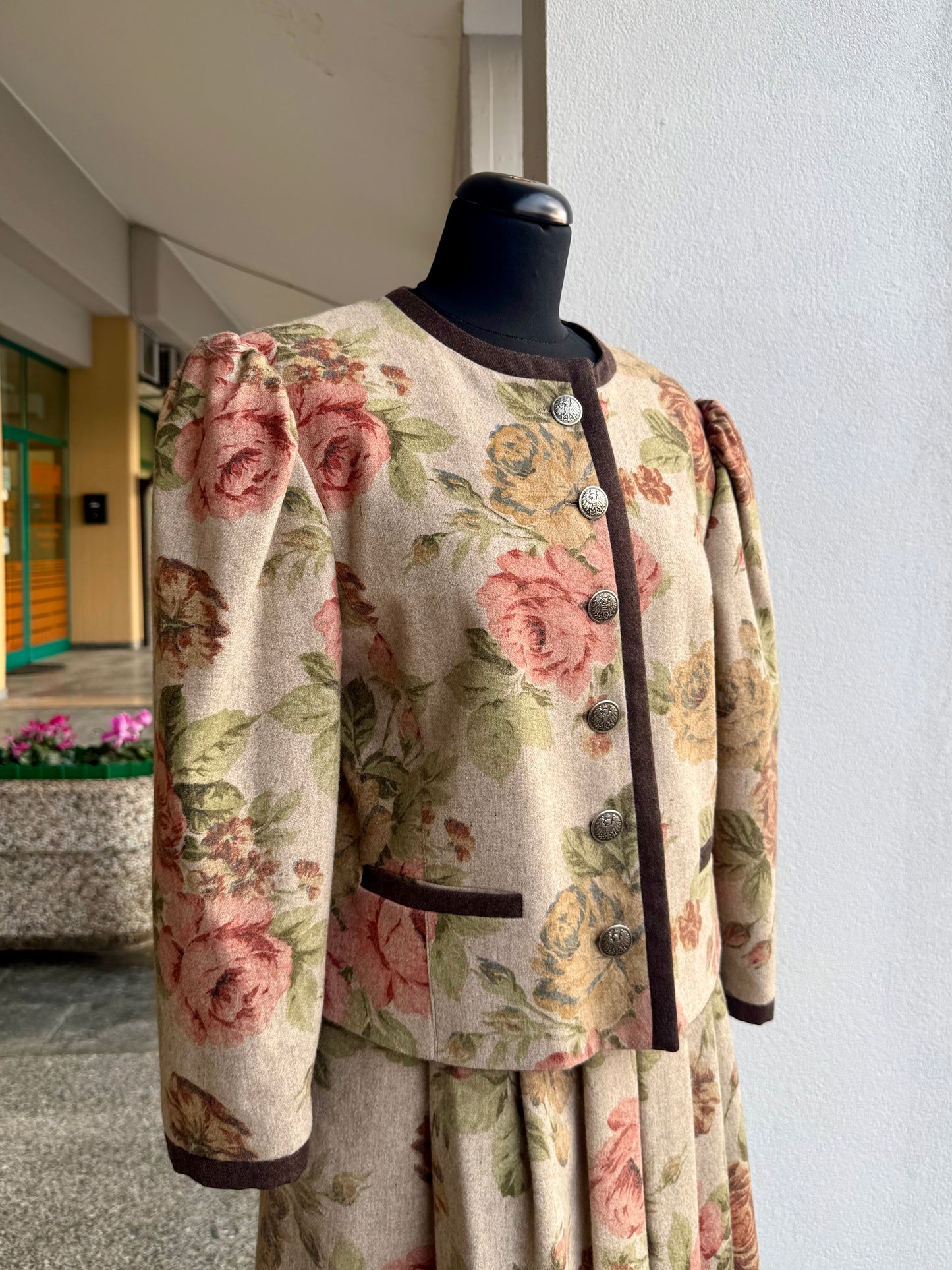 Tailleur tirolese con stampa floreale - TG. 46