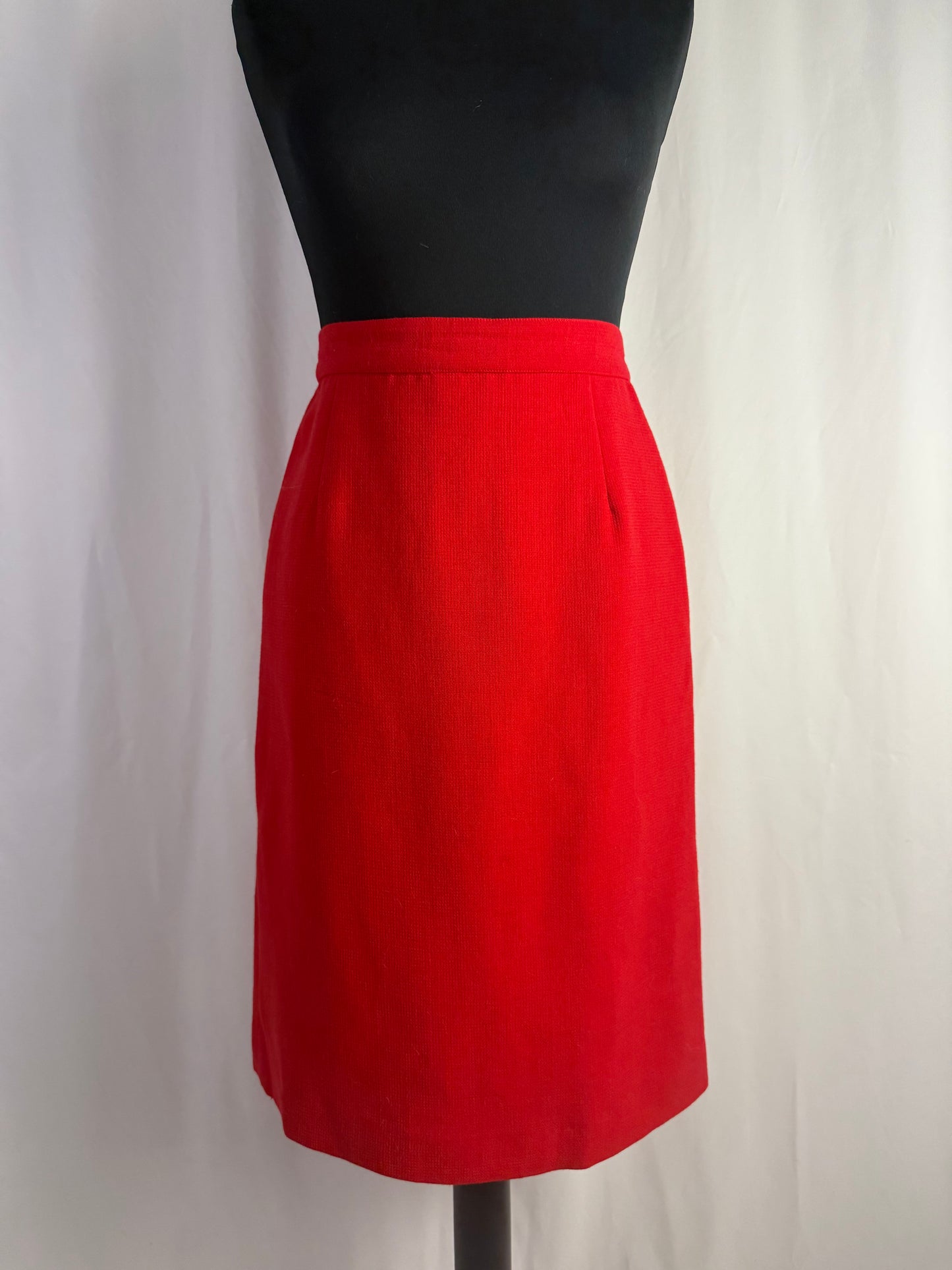 Tailleur anni ‘80 rosso con profili bianchi - TG. 40