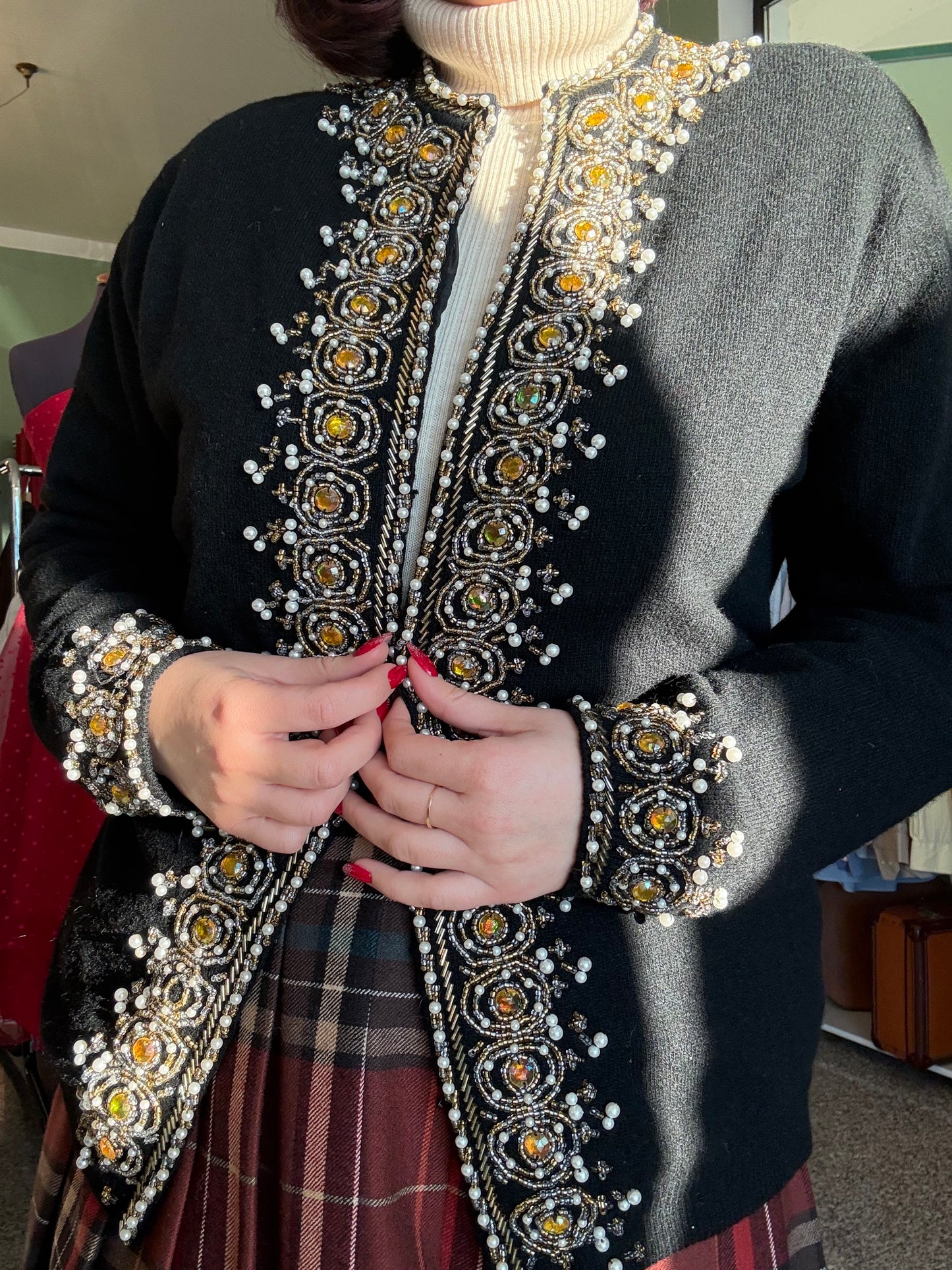 Cardigan in angora con prezioso ricamo - TG. 44