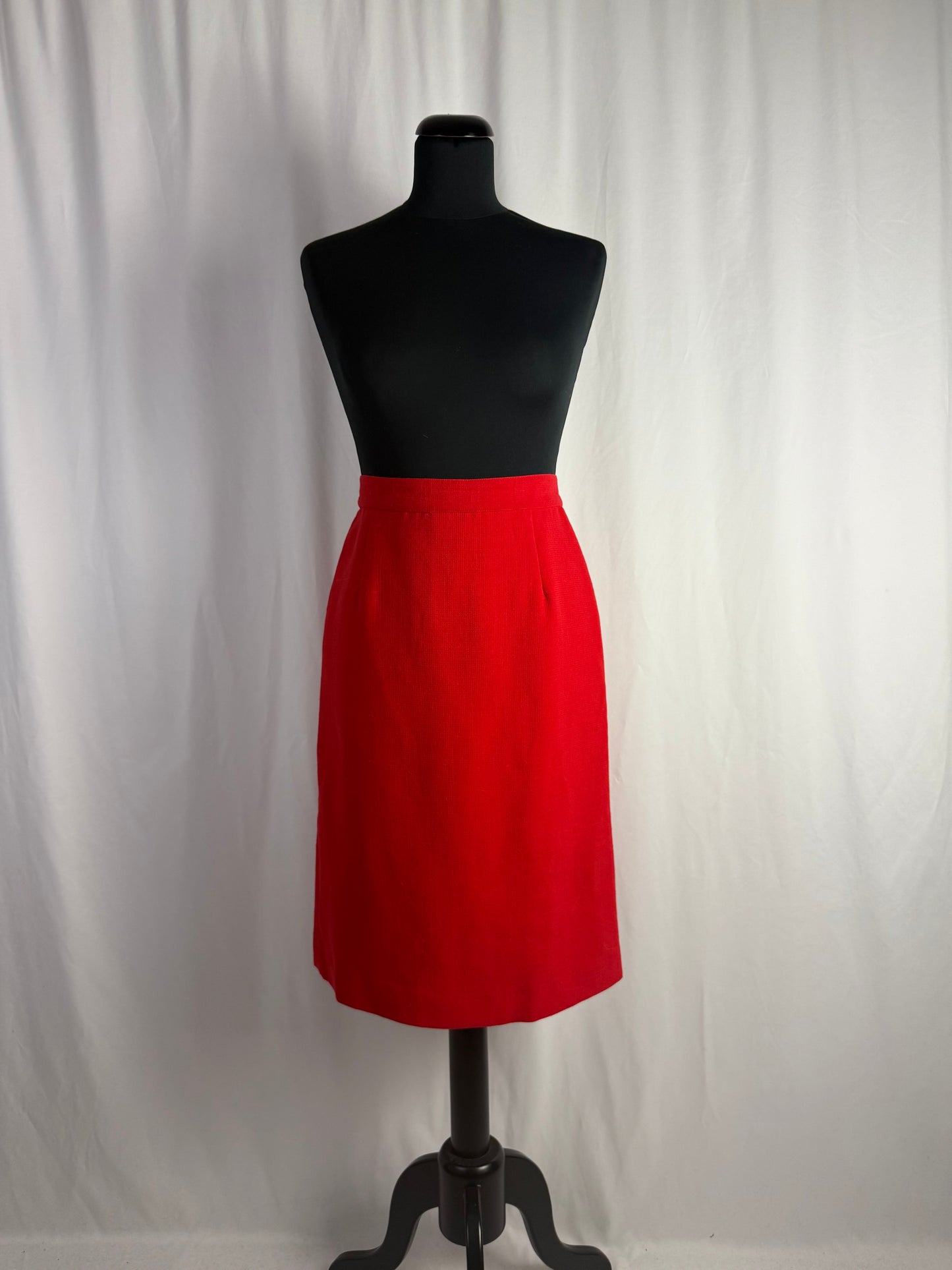 Tailleur anni ‘80 rosso con profili bianchi - TG. 40