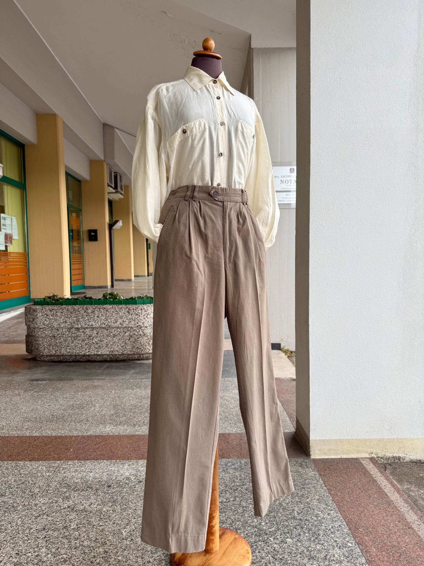 Pantaloni con pieghe cachi - TG. 44/46