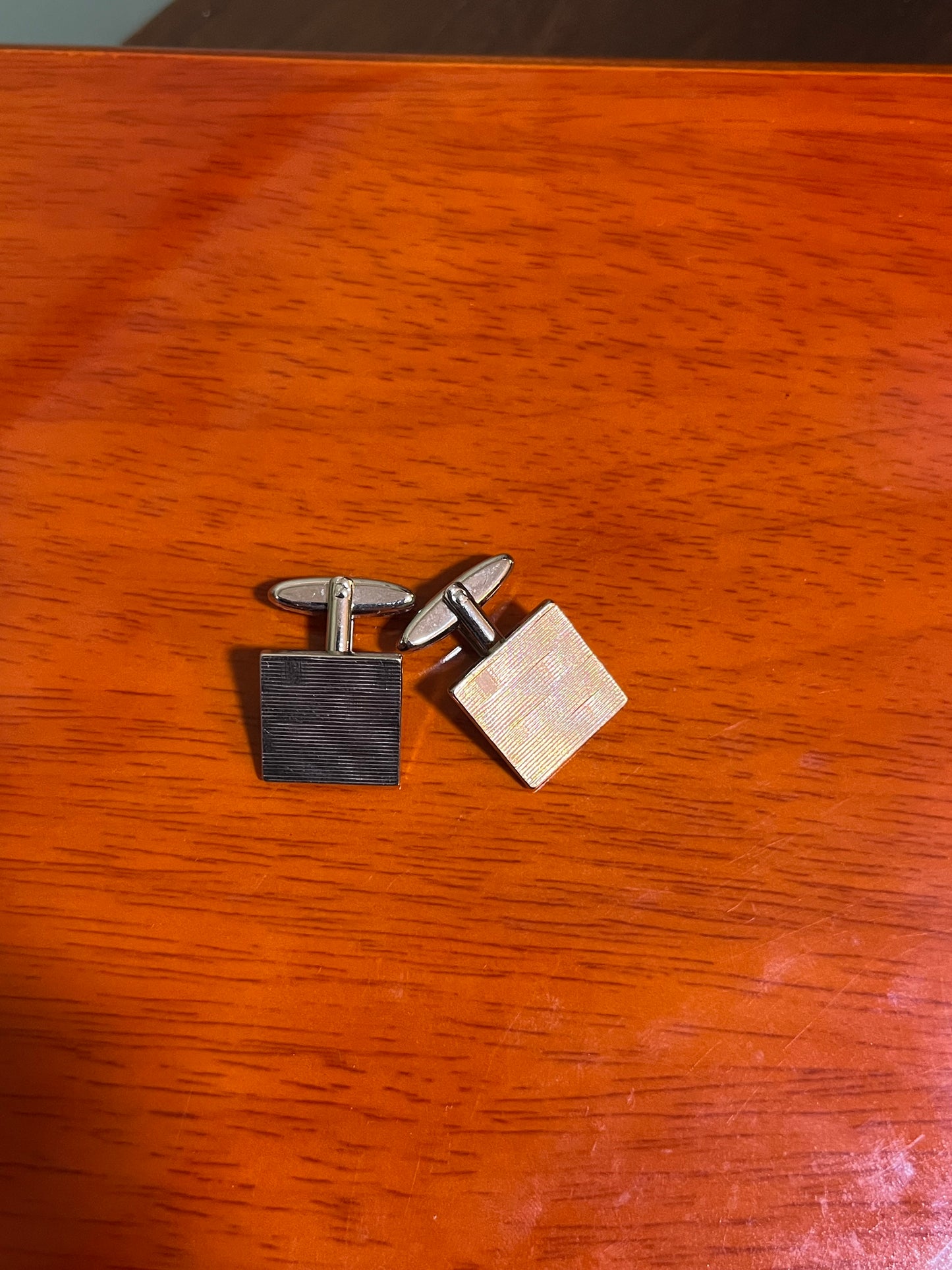 Gemelli argentati quadrati