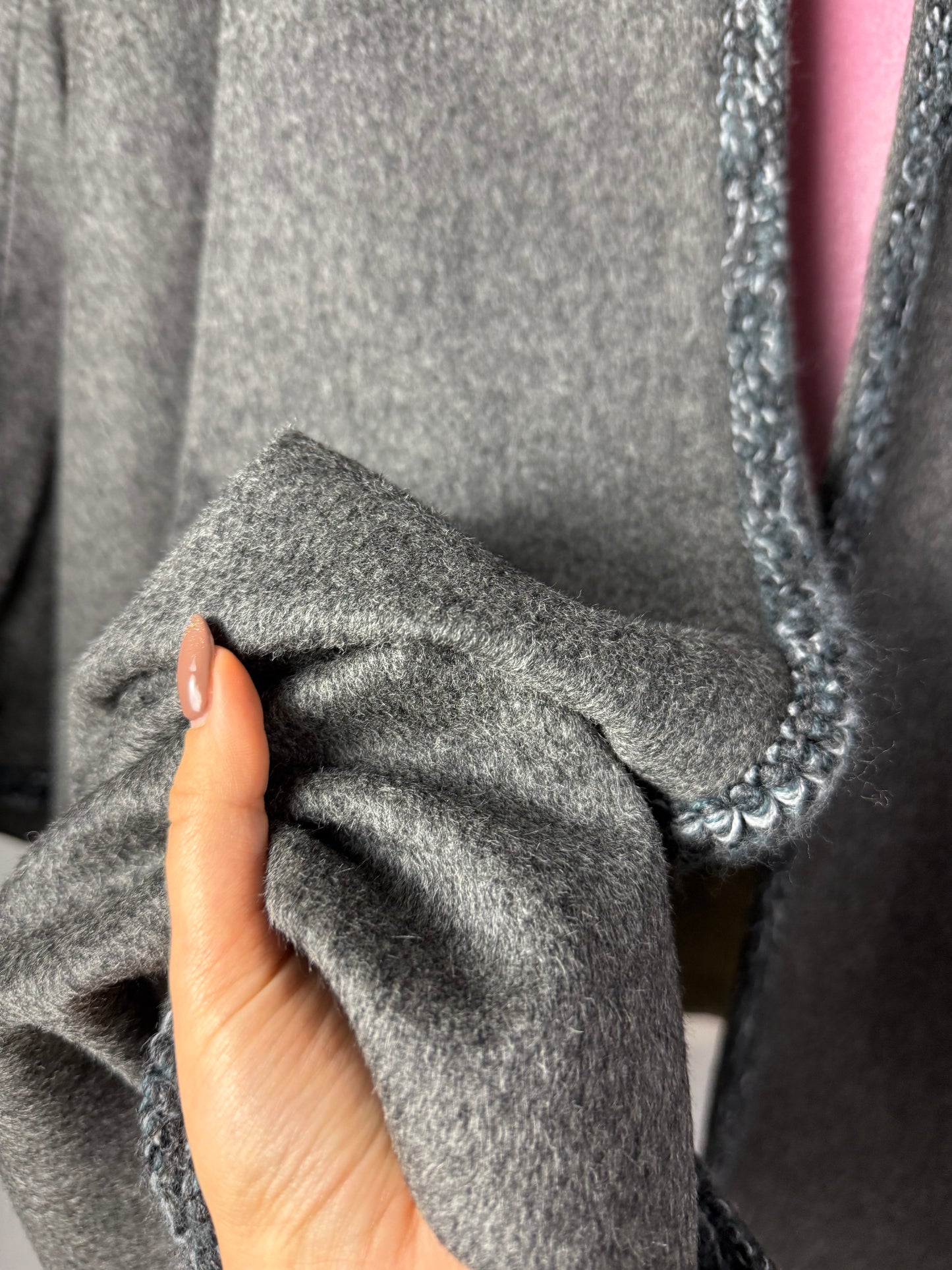 Mantella artigianale in pura lana con finiture a mano - TG. U