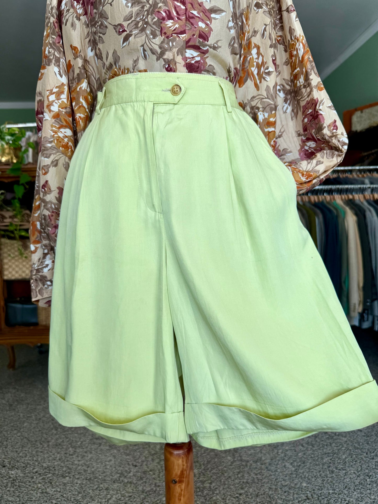 Pantaloni corti a vita alta lime 🍋‍🟩- TG. 40