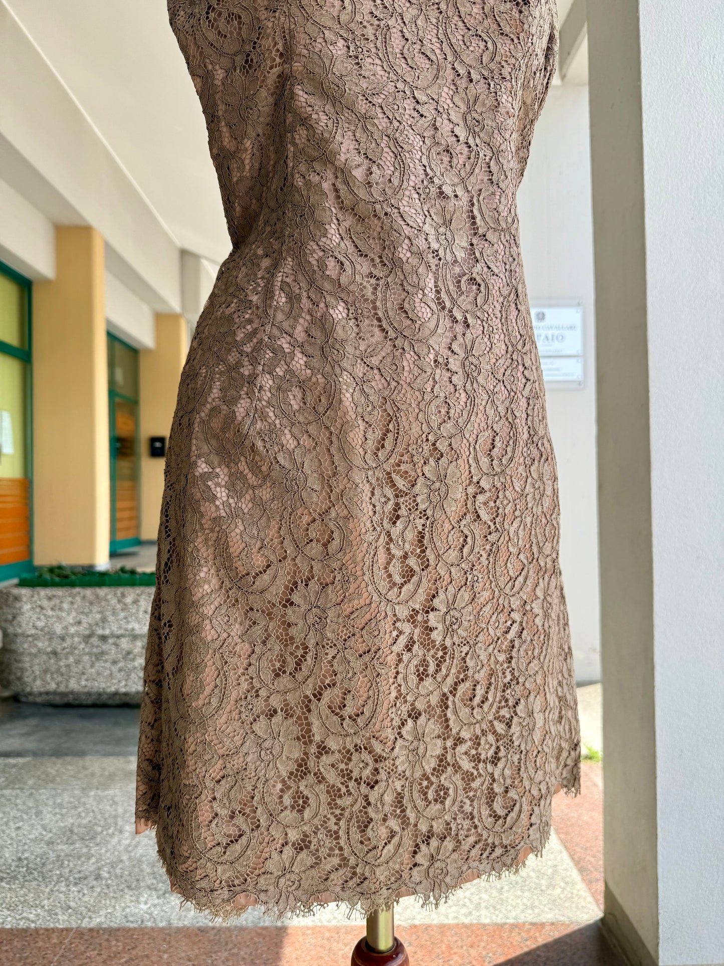 Abito anni ‘60 in pizzo e seta duchesse - TG. 40