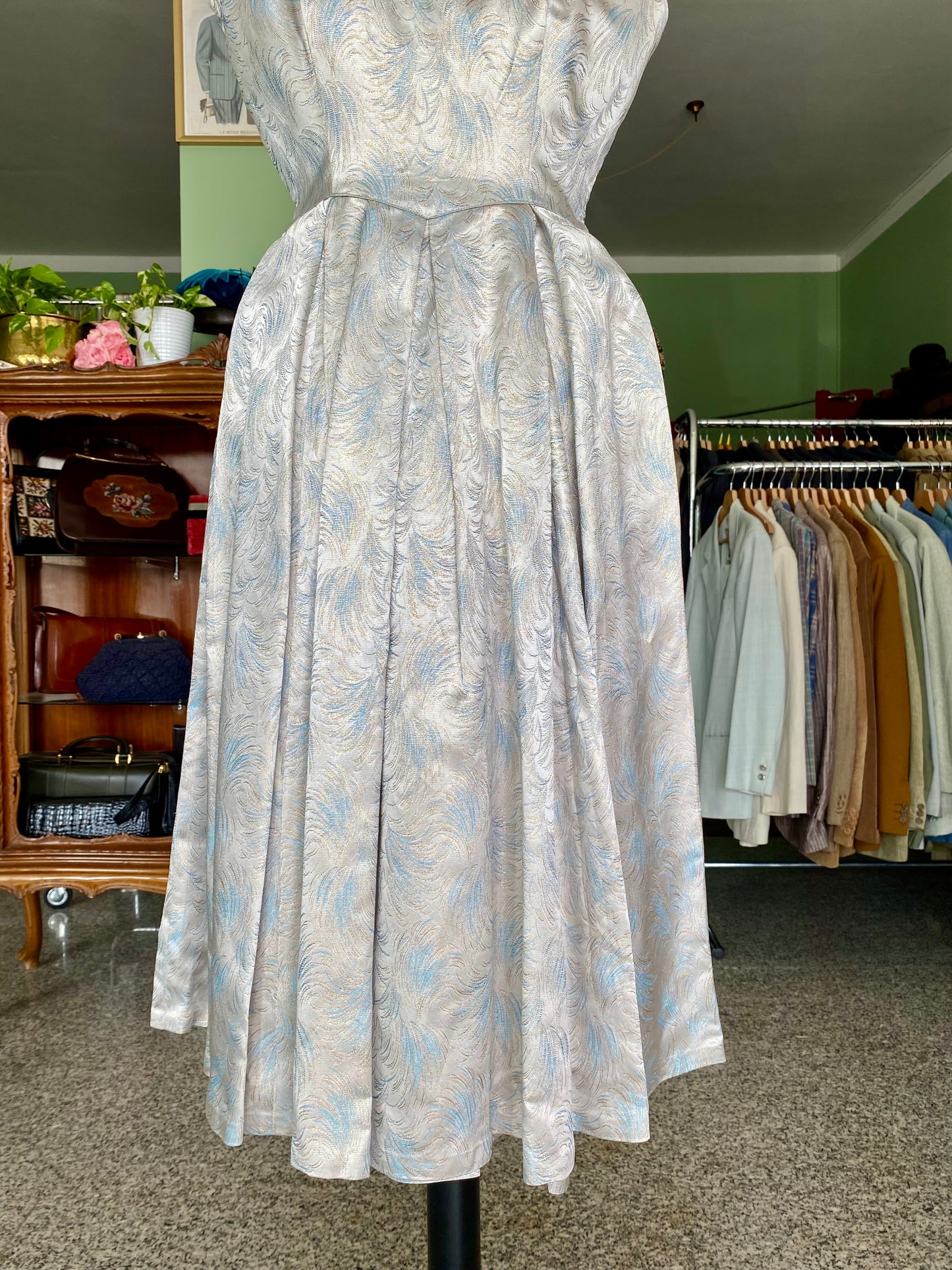 Abito originale anni ’50 in broccato lamé a motivo piumato - TG. 38