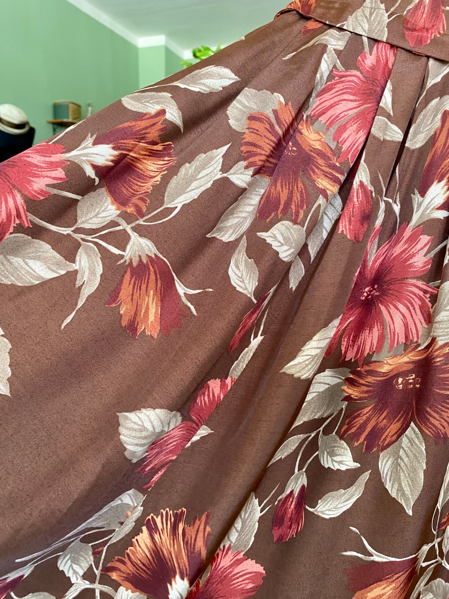 Gonna floreale anno ‘70 con bottoni decorativi - TG. 38
