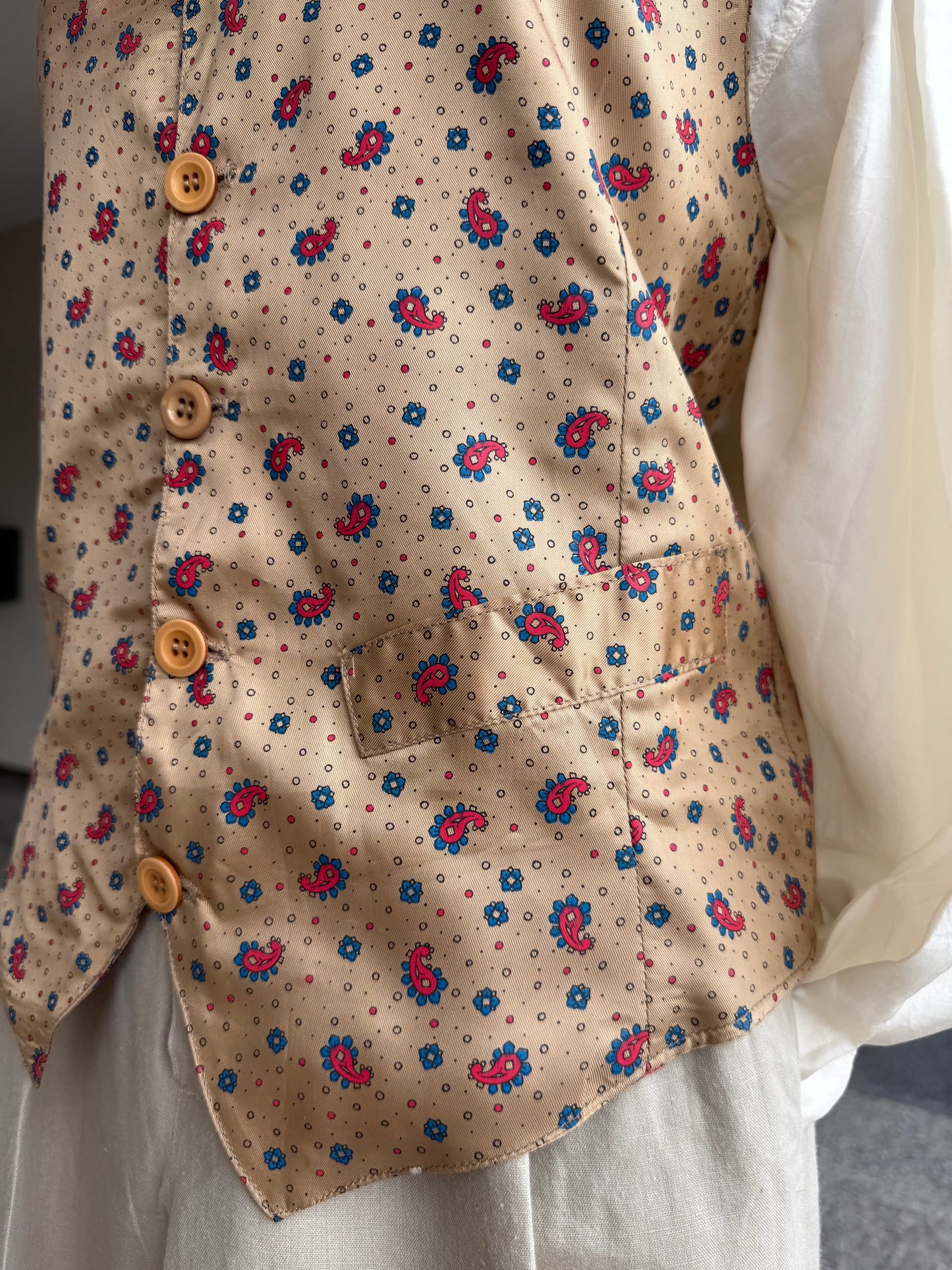 Gilet color sabbia con paisley - TG. 44