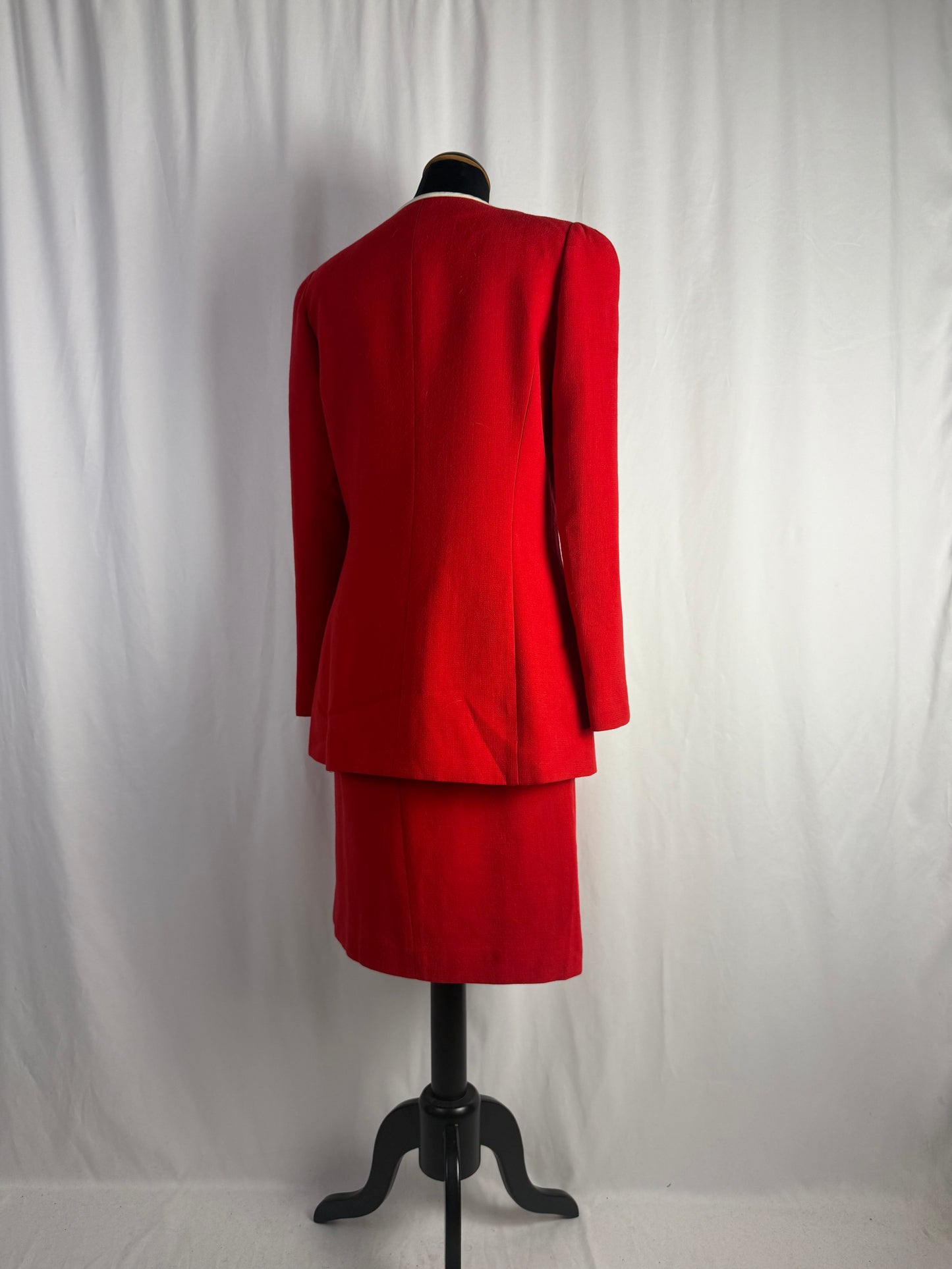 Tailleur anni ‘80 rosso con profili bianchi - TG. 40