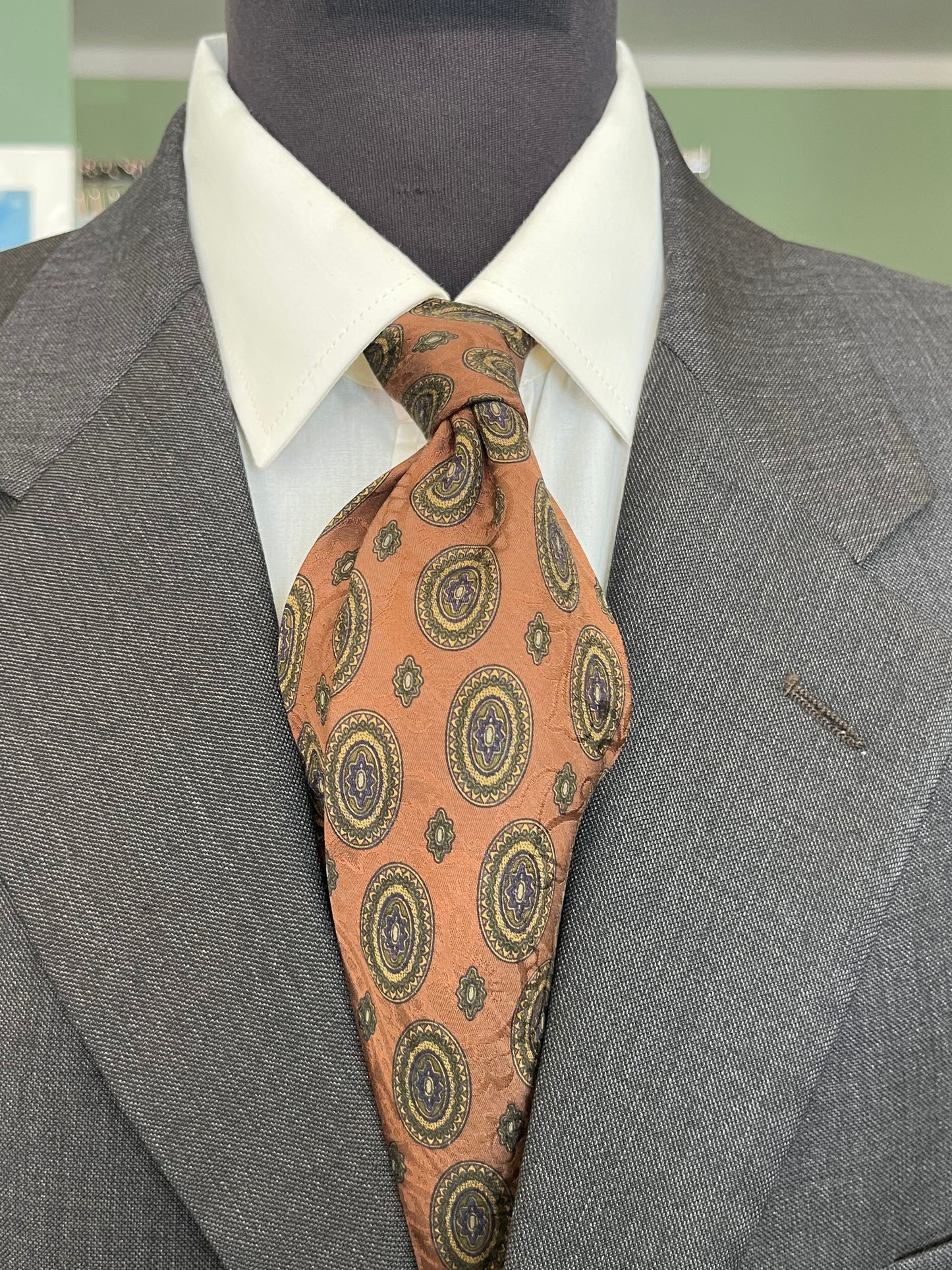 Cravatta anni ‘80 medaglioni