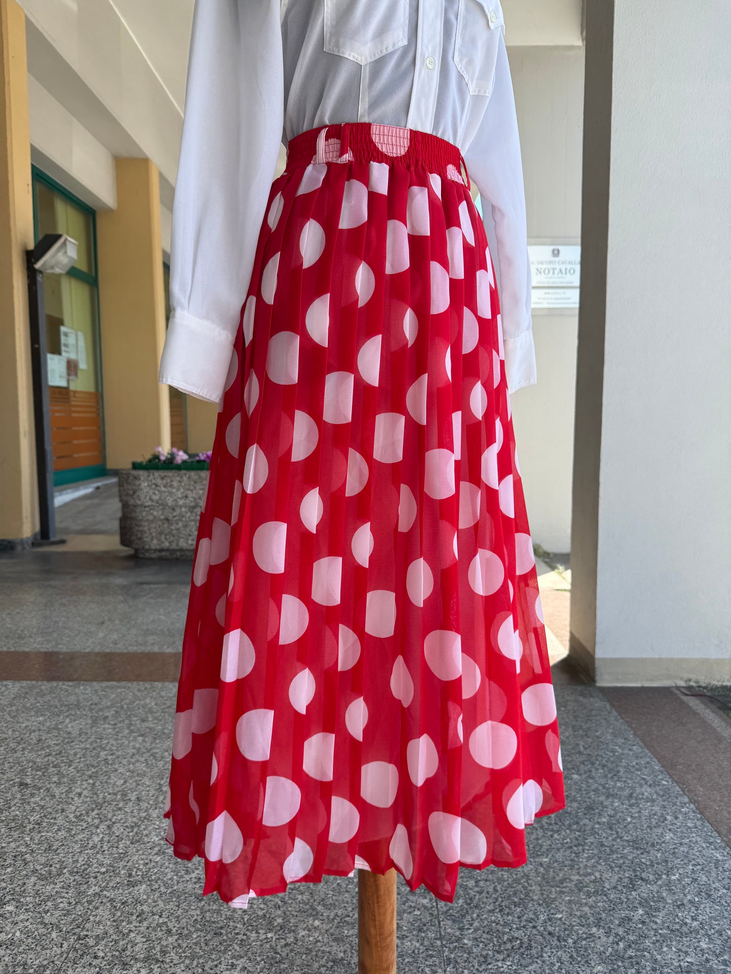 Gonna rossa a maxi pois - TG. 46