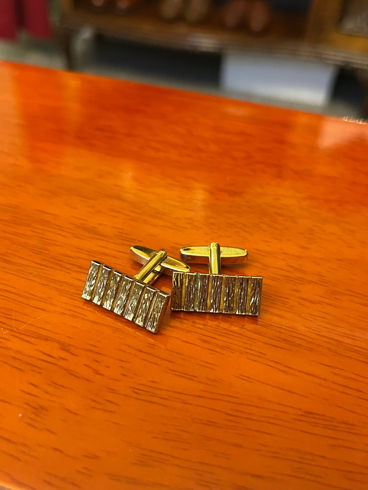 Gemelli dorati rettangolari