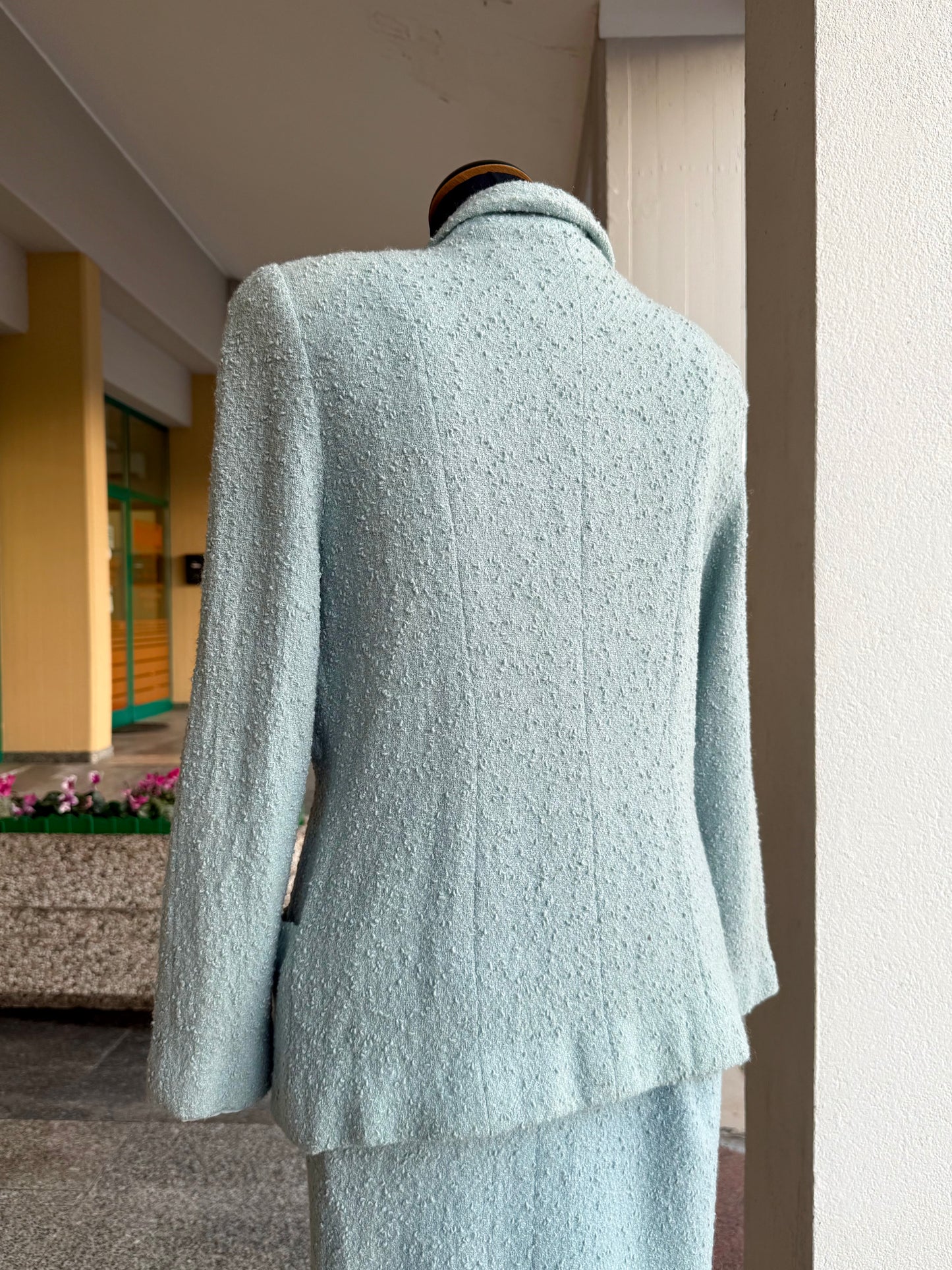 Tailleur in bouclé azzurro polvere - TG. 44
