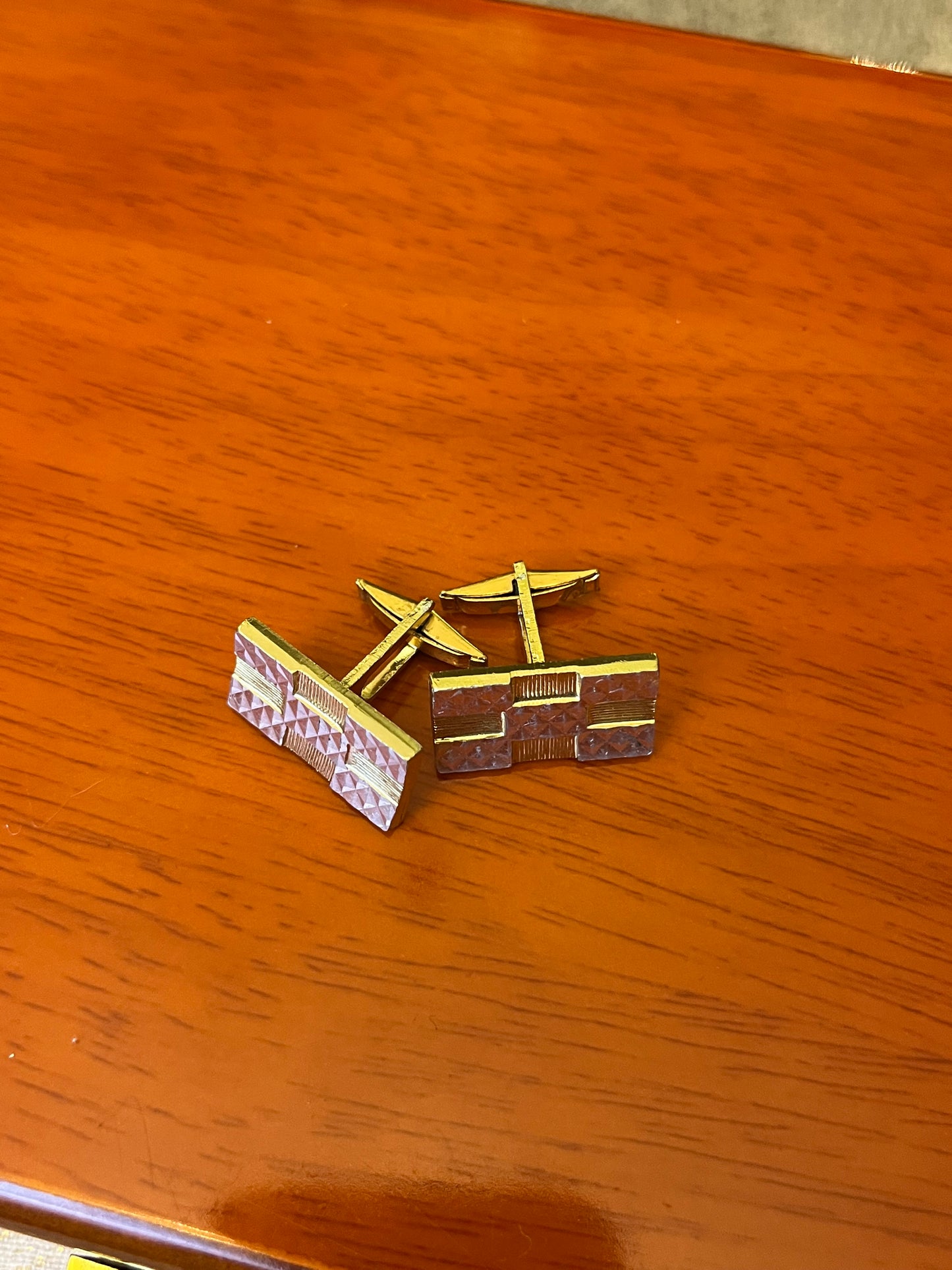 Gemelli dorati e argentati rettangolari