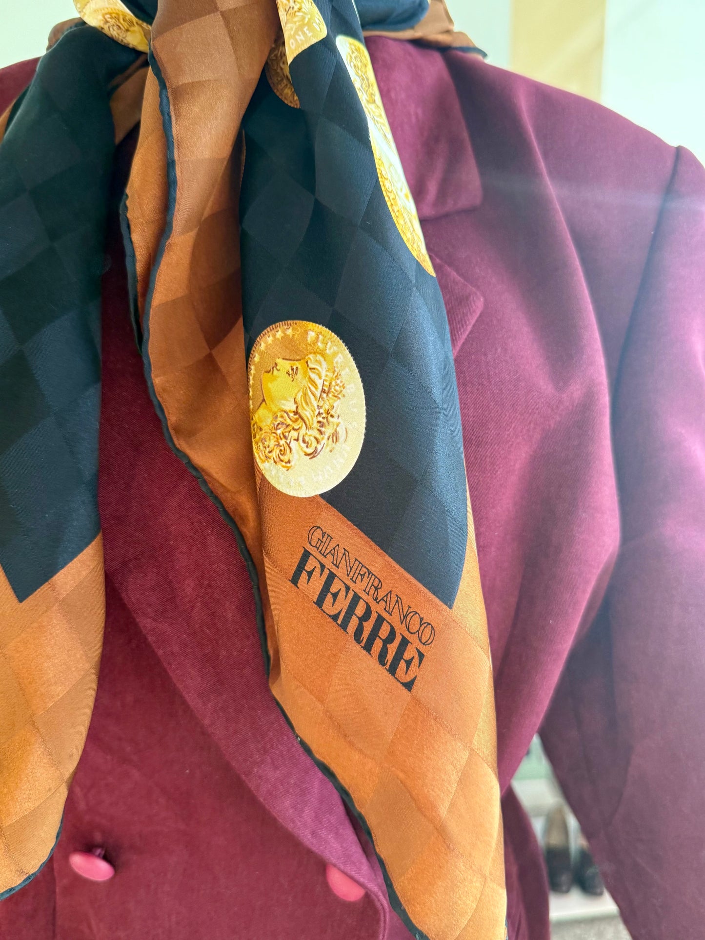 Foulard in seta Gianfranco Ferré