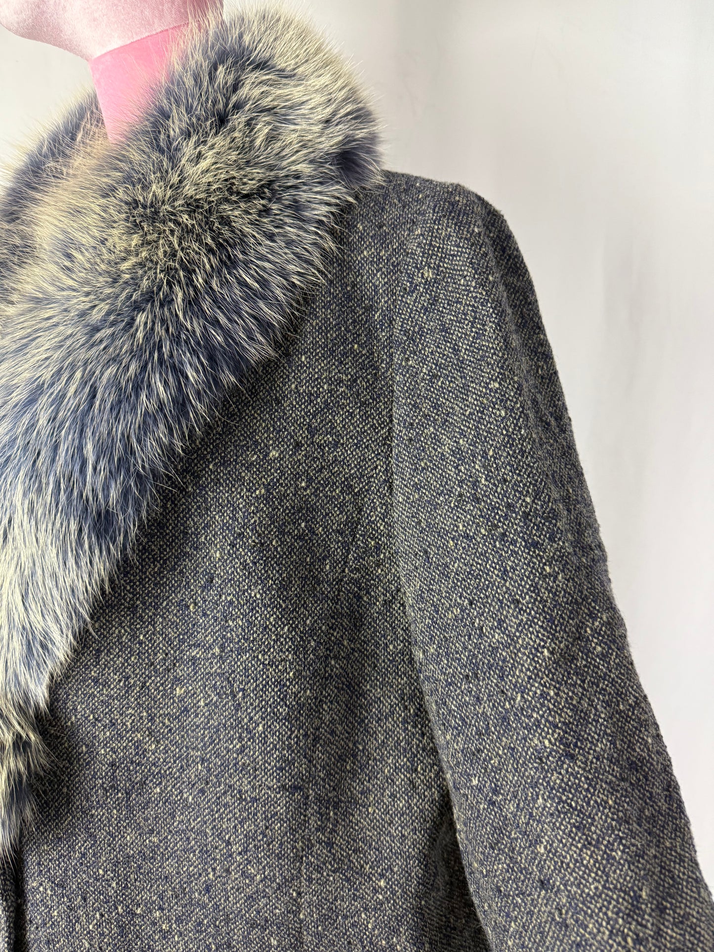 Cappotto  in lana grigia con collo in Volpe Bicolore - TG. 44/46