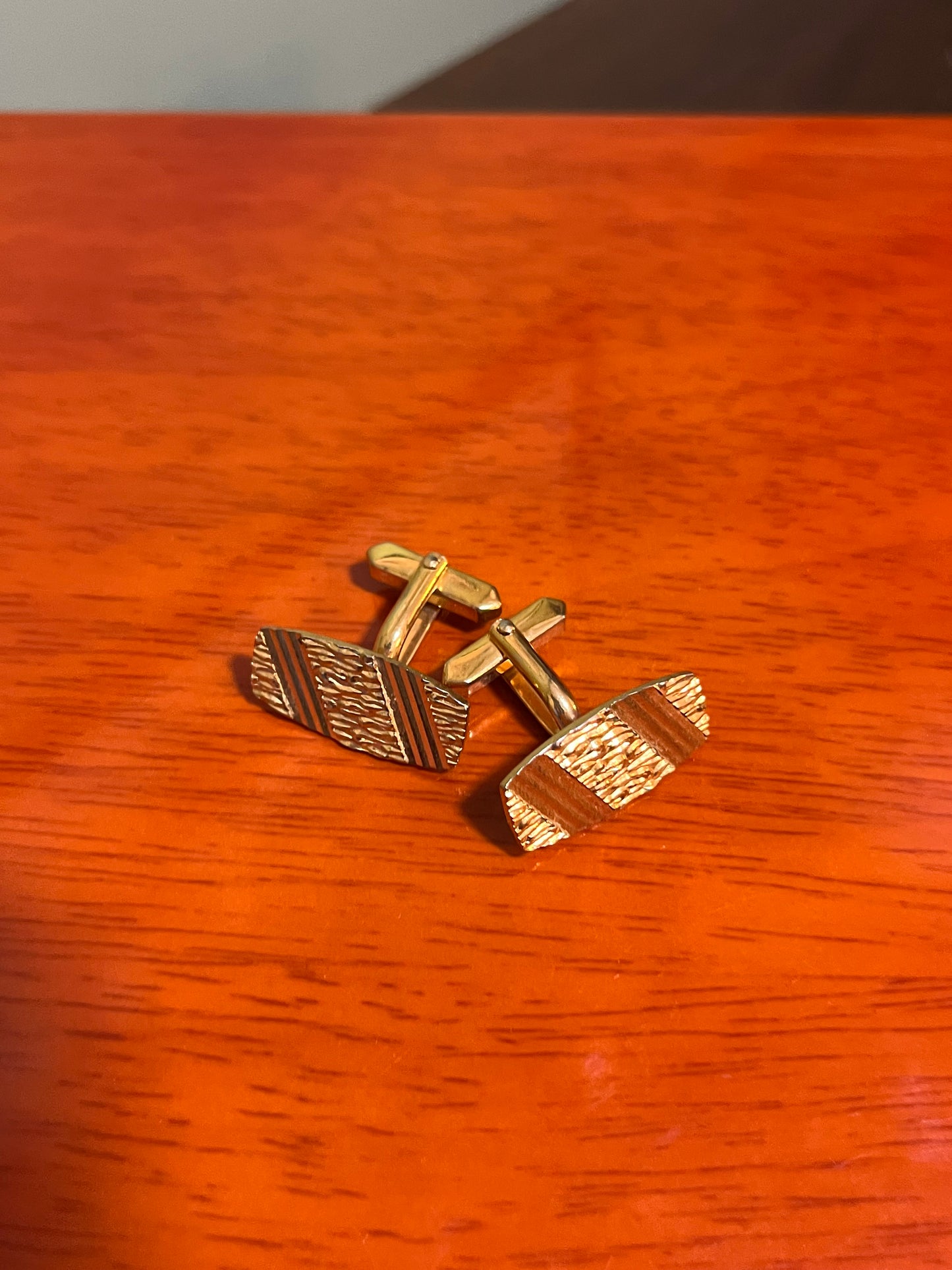 Gemelli dorati rettangolari