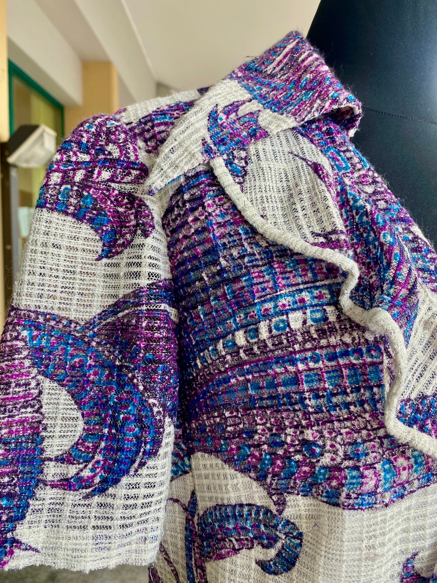 Abito sartoriale primi ’70 con volant  
- TG. 44 circa