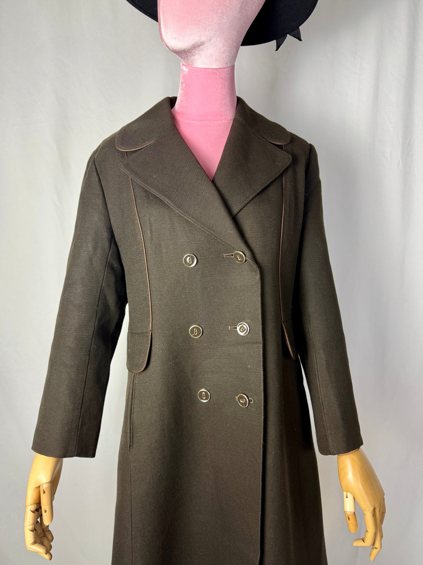 Cappotto anni ‘70 color marrone con profili a contrasto - TG. 42