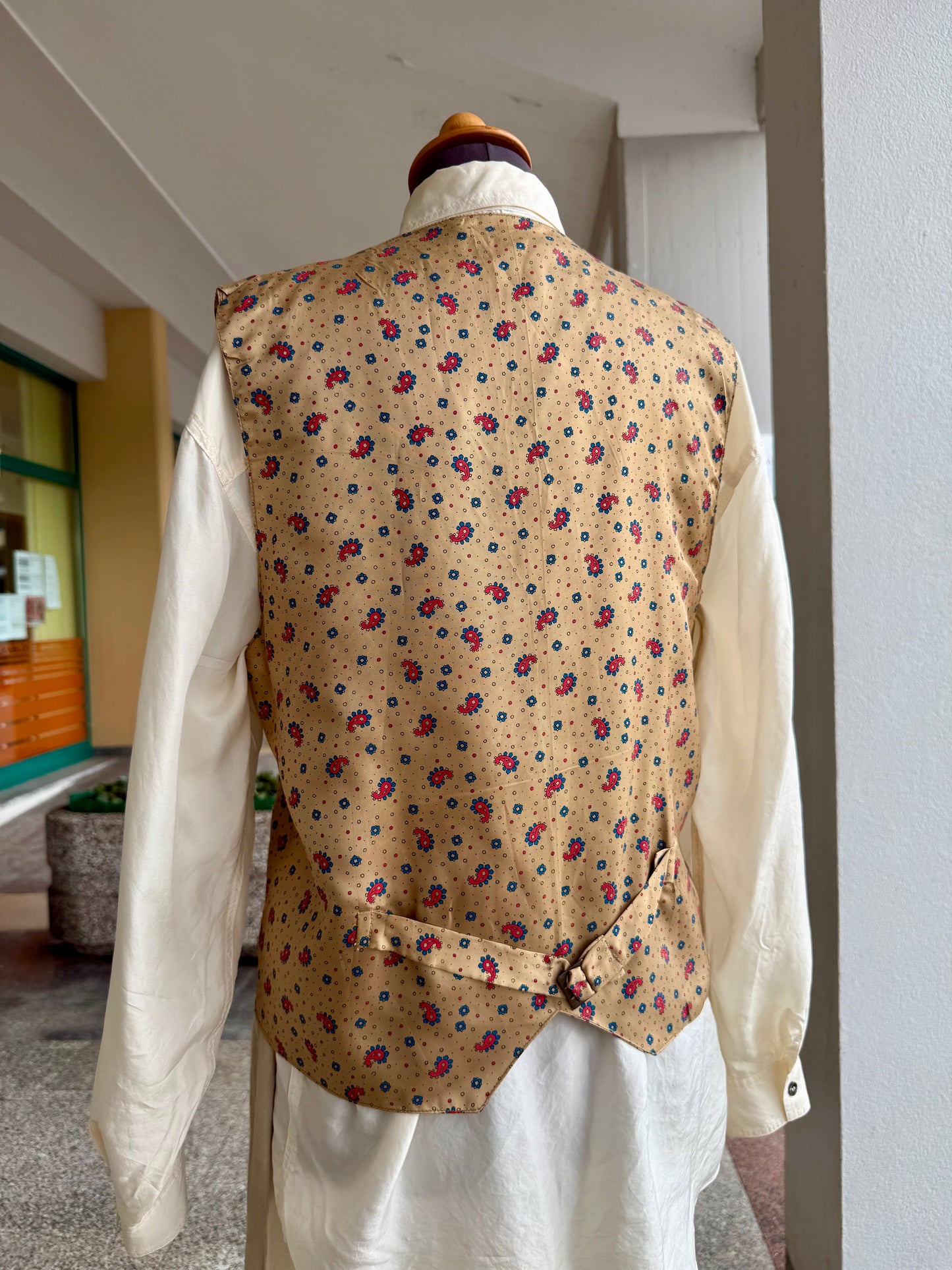 Gilet color sabbia con paisley - TG. 44