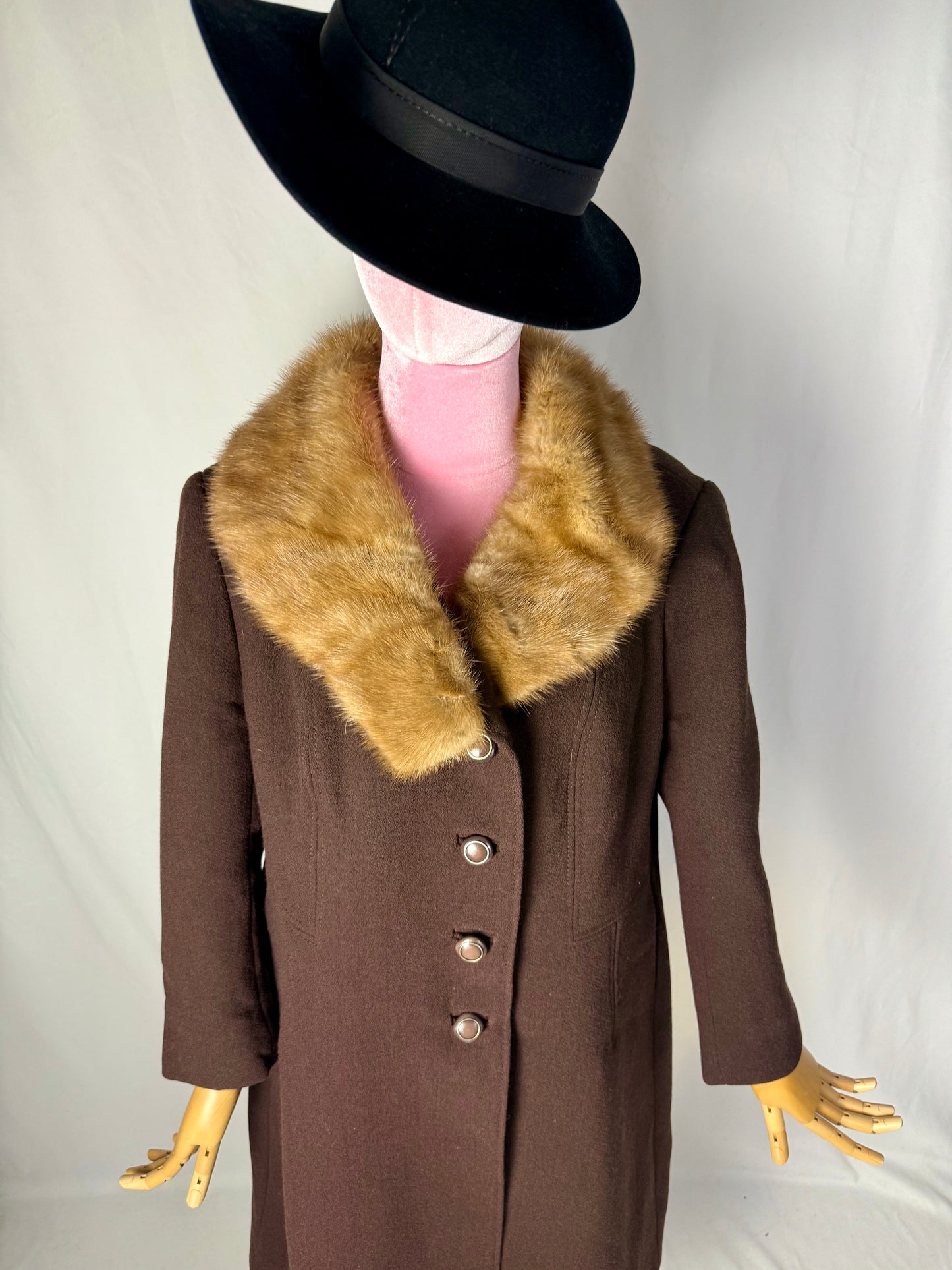Cappotto anni ‘60 cioccolato con collo in visone - TG. 42/44