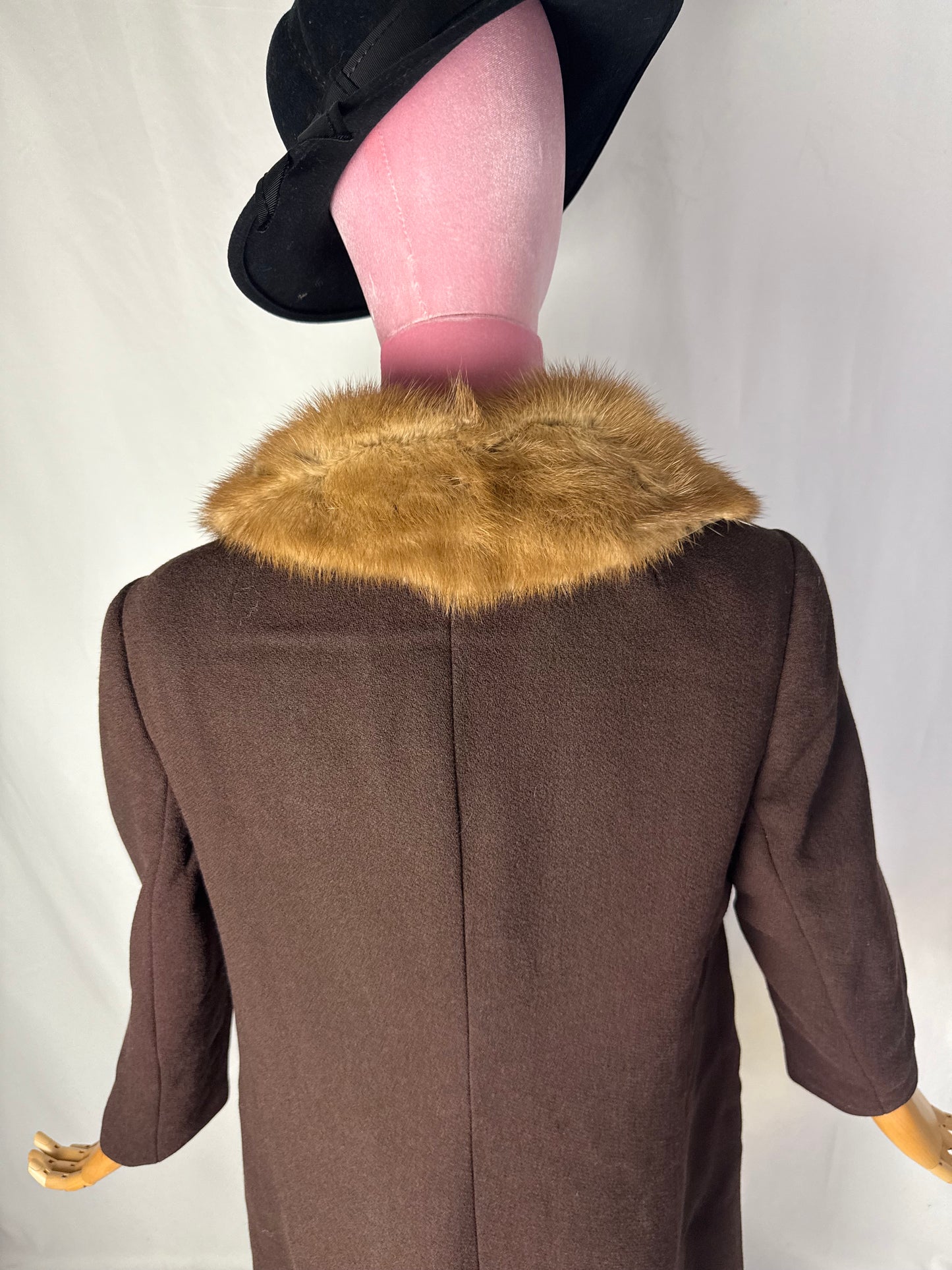 Cappotto anni ‘60 cioccolato con collo in visone - TG. 42/44