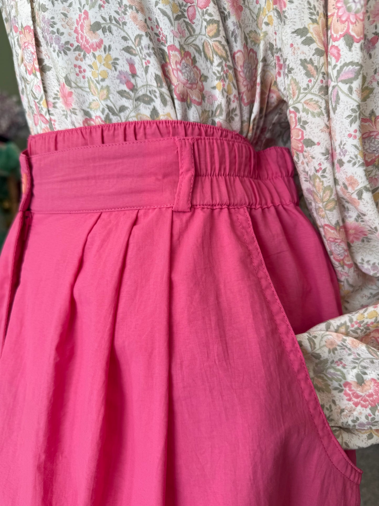 Pantaloni corti a vita alta rosa - TG. 46