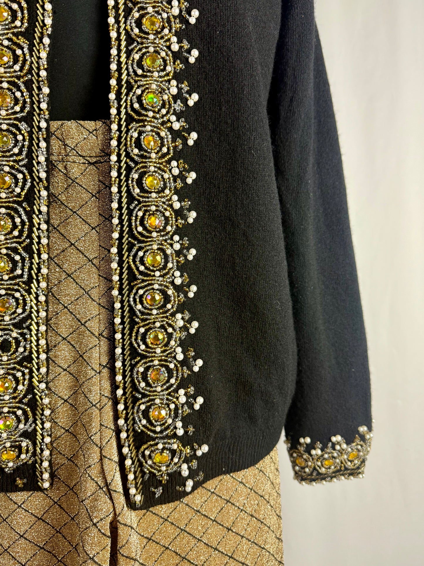 Cardigan in angora con prezioso ricamo - TG. 44