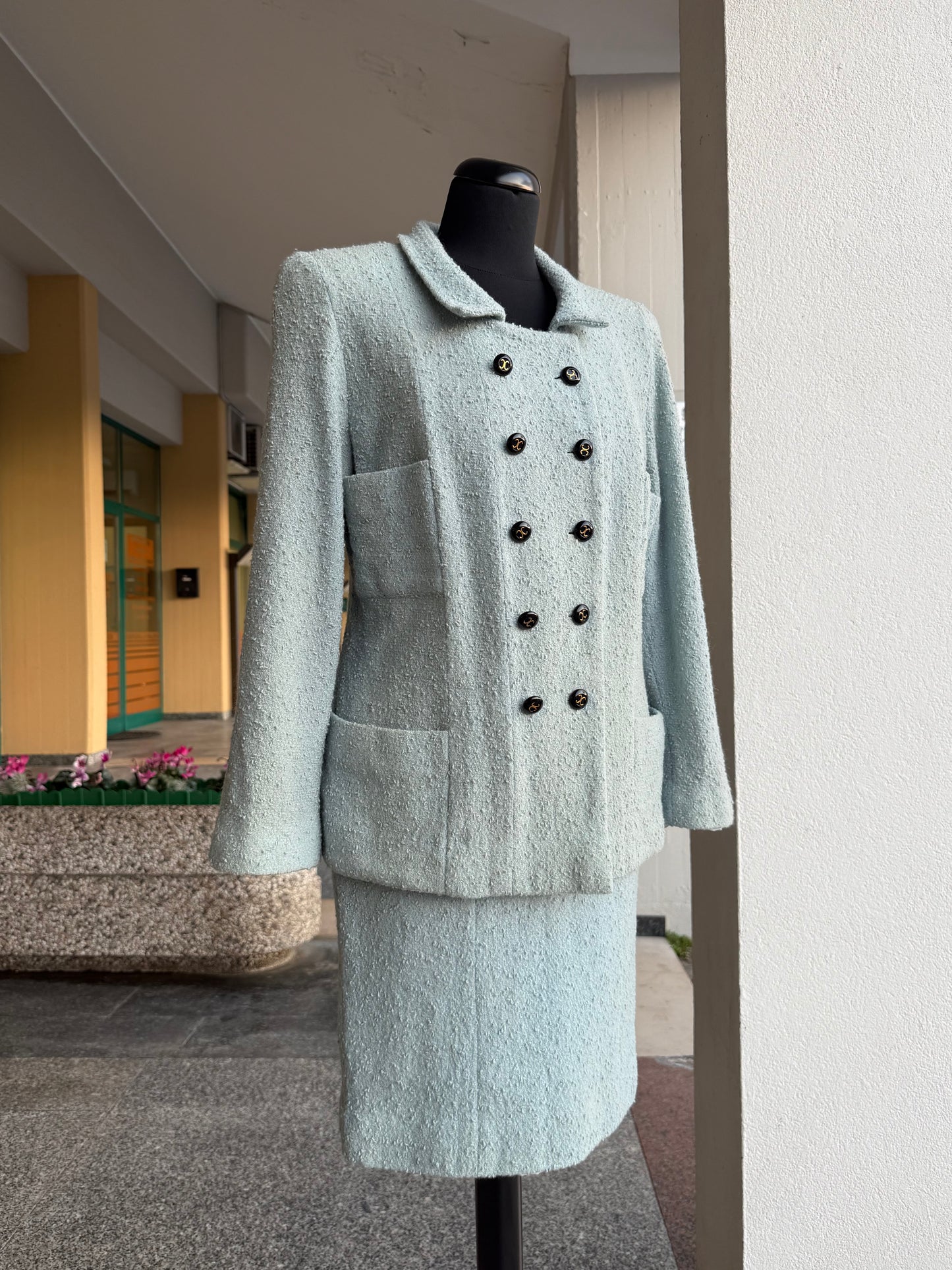 Tailleur in bouclé azzurro polvere - TG. 44