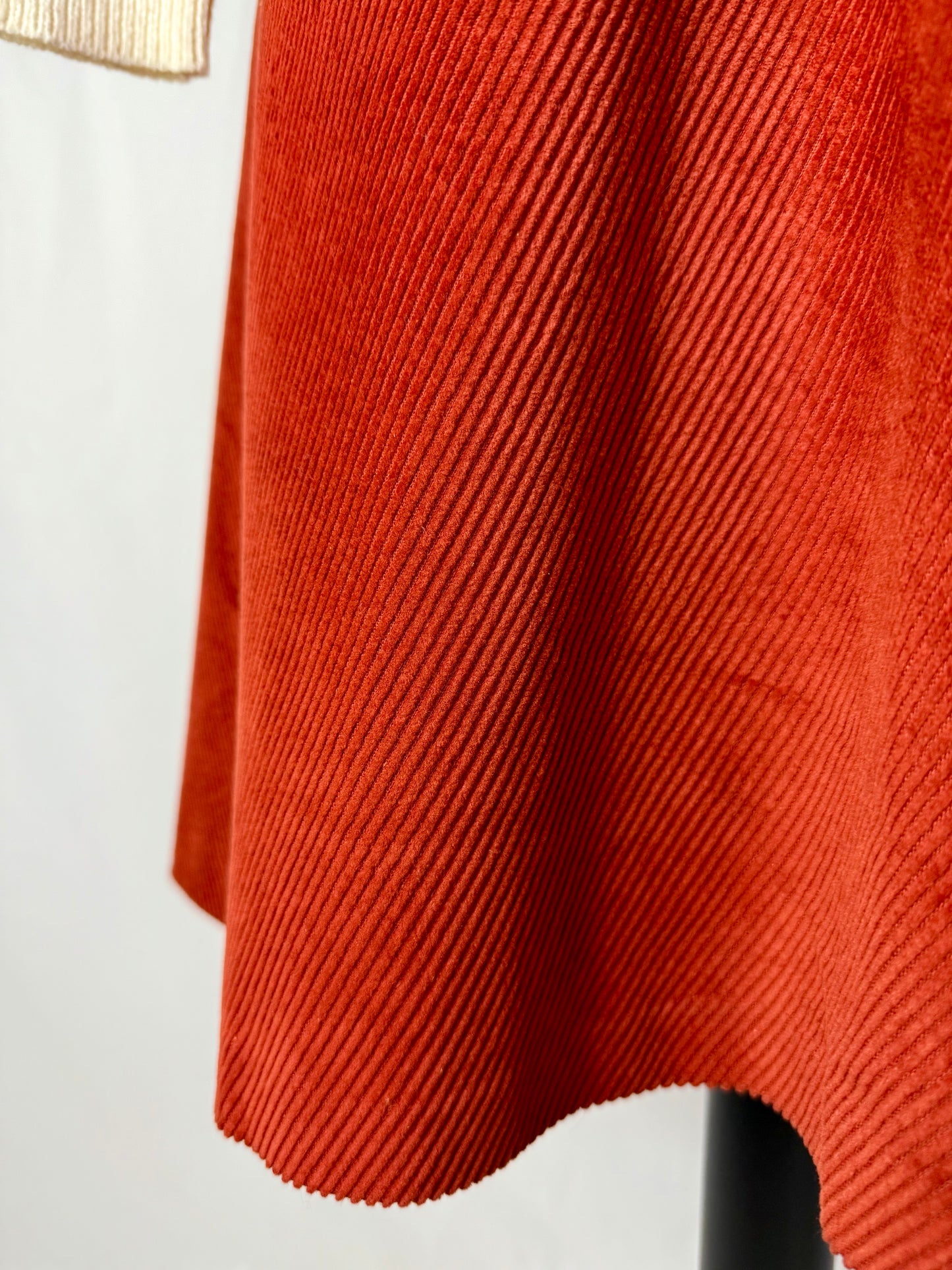 Gonna anni ‘70 in velluto a coste color ruggine - TG. 42/44