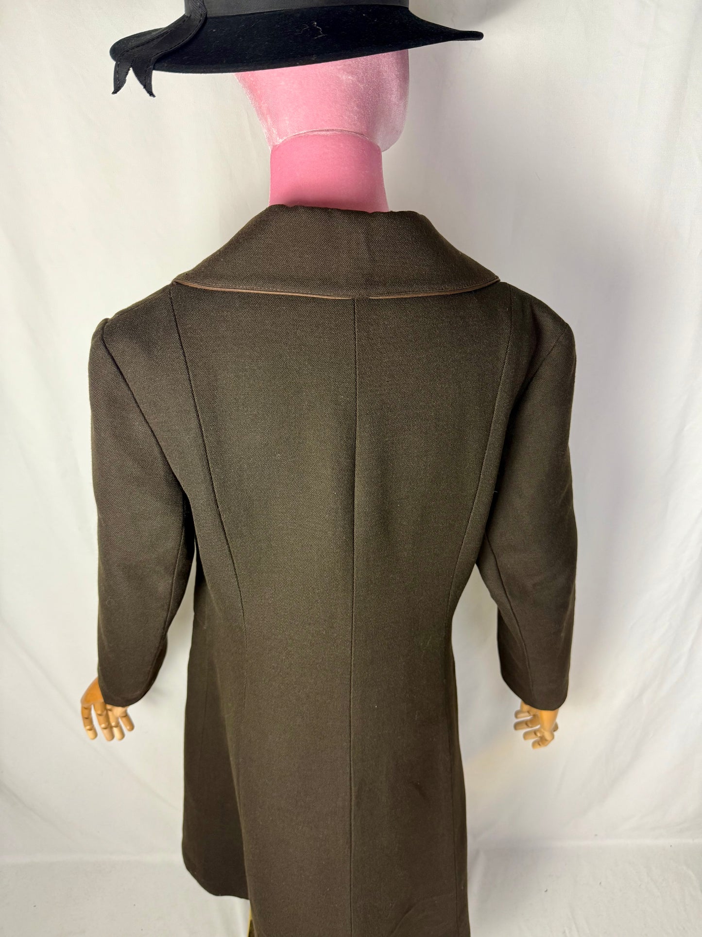 Cappotto anni ‘70 color marrone con profili a contrasto - TG. 42