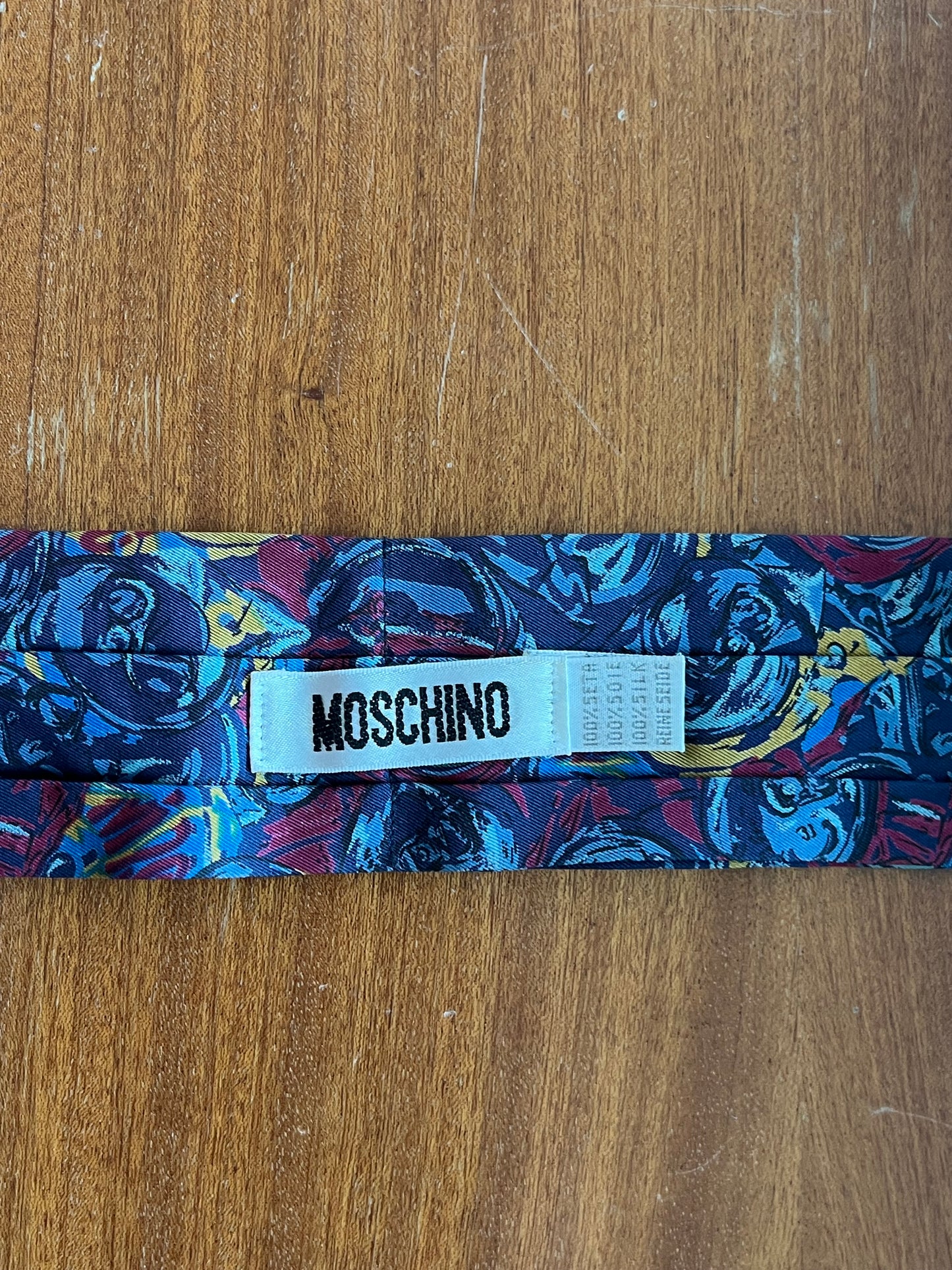 Ascot Moschino seta fantasia astratta