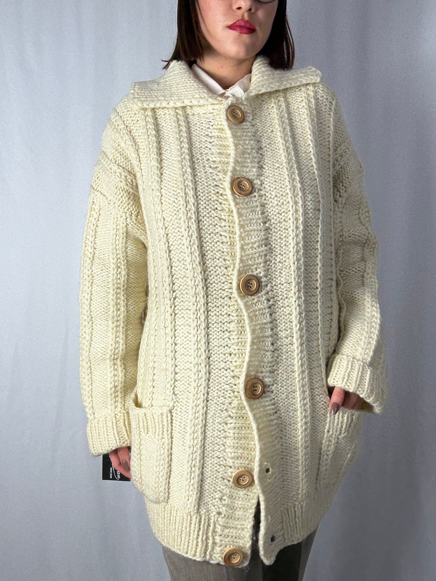 Cardigan Vintage Crema in Lana Grossa – Lavorazione a Treccia e Bottoni in Legno - TG. 44 - 48