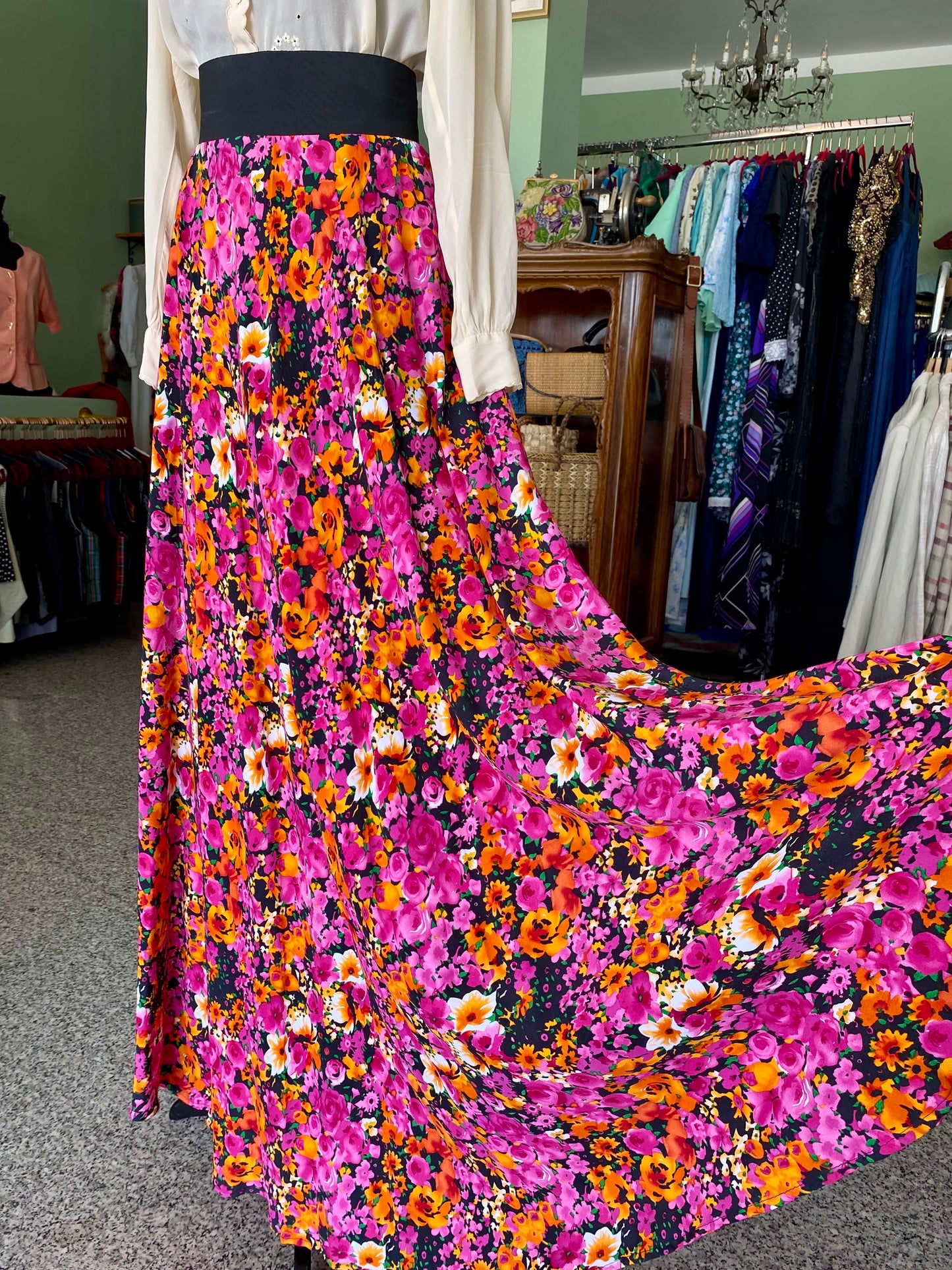 Maxi gonna anni ‘70 tripudio di fiori - TG. 38/40