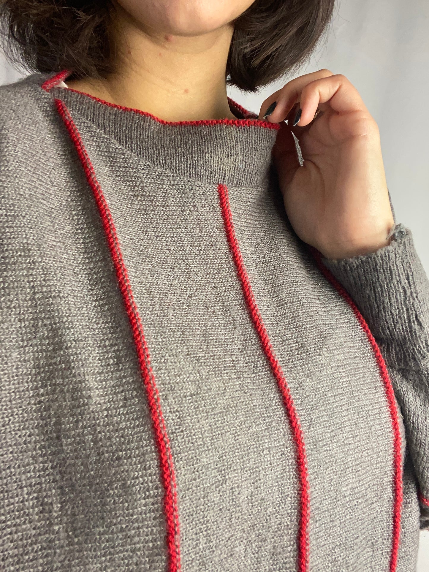 Maglione grigio a righe rosse - TG. 40 - 44