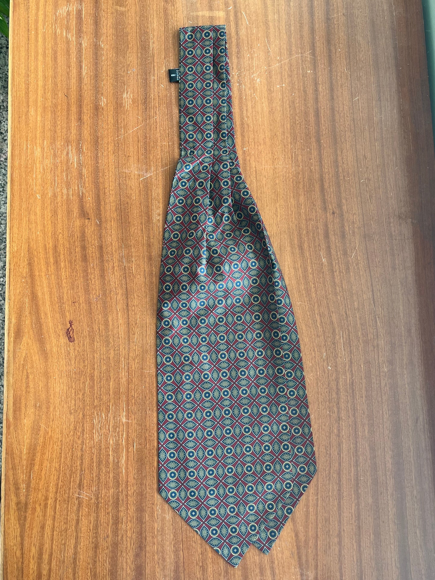 Ascot seta fantasia medaglioni/mandorle