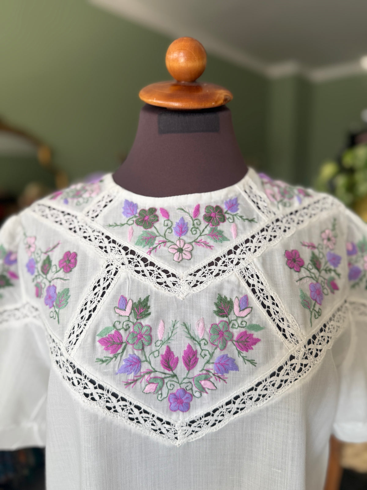 Camicia con inserti floreali e pizzo - TG. 42