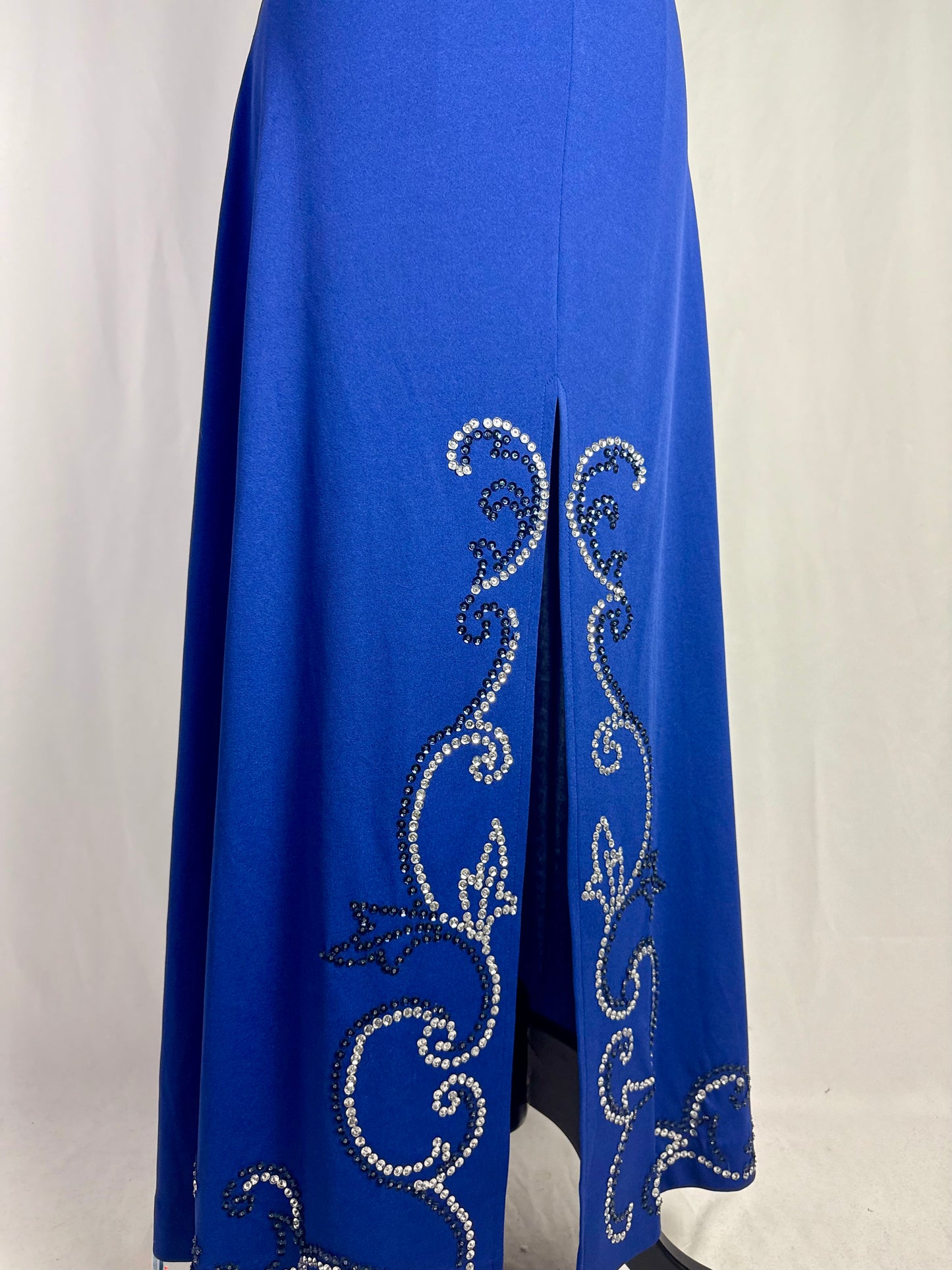 Abito anni ‘70 con corpino argento e gonna con ricami - TG. 38