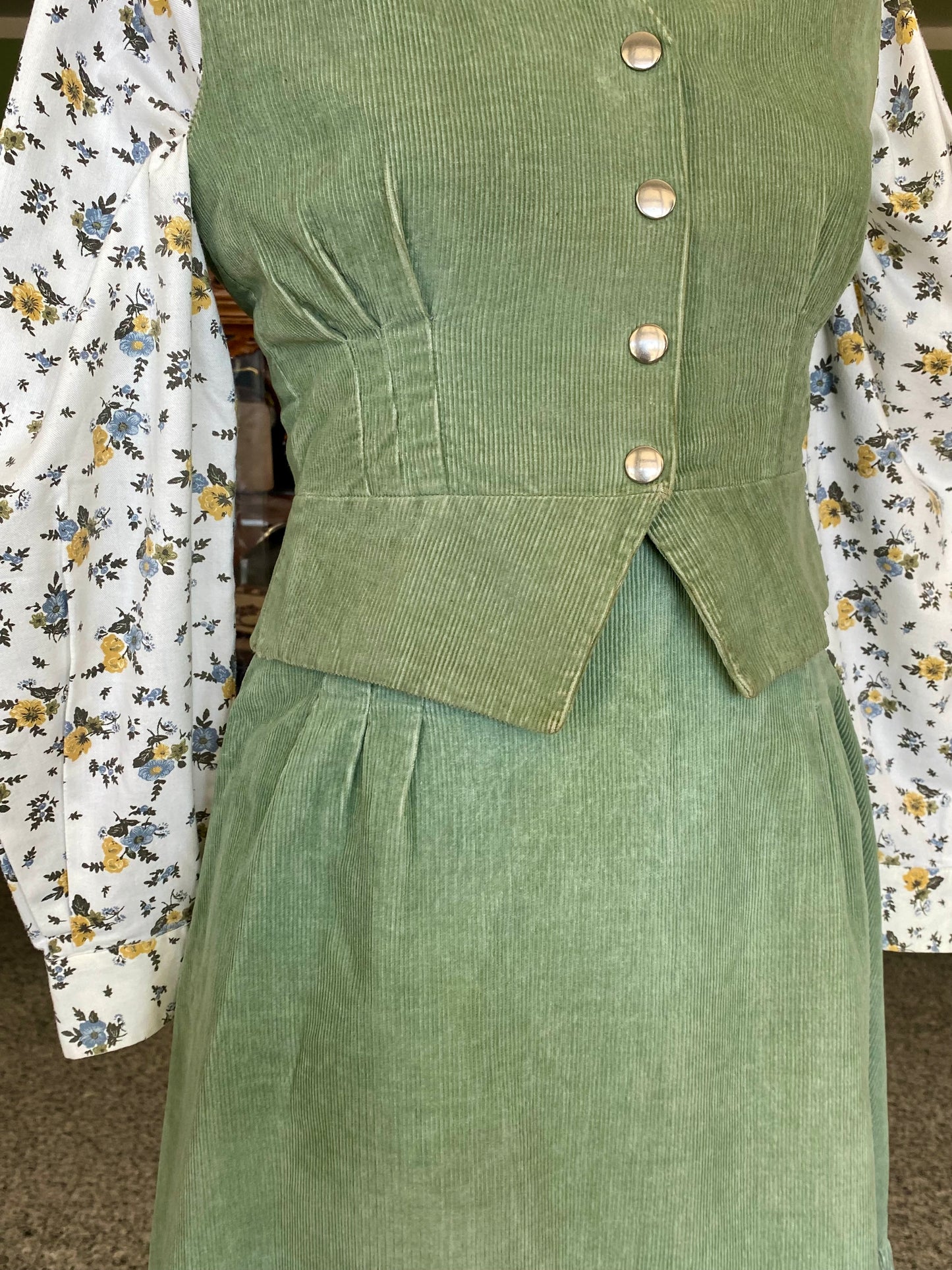 Completo gilet + gonna verde salvia - TG. 38