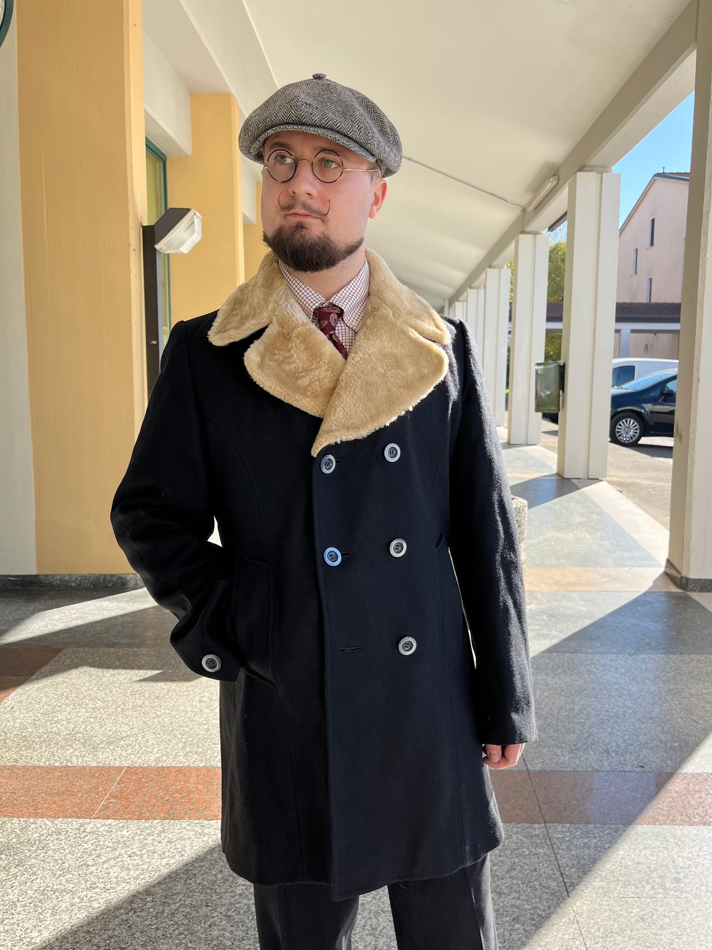 Cappotto anni '60 con collo ecopelliccia