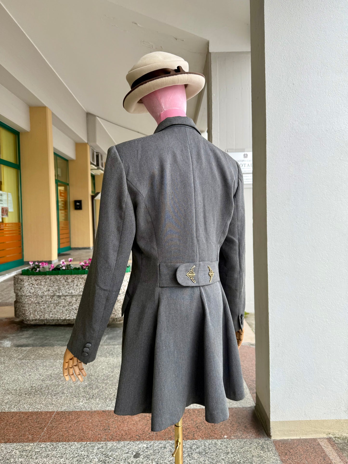 Giacca con bottoni gioiello - TG. 44