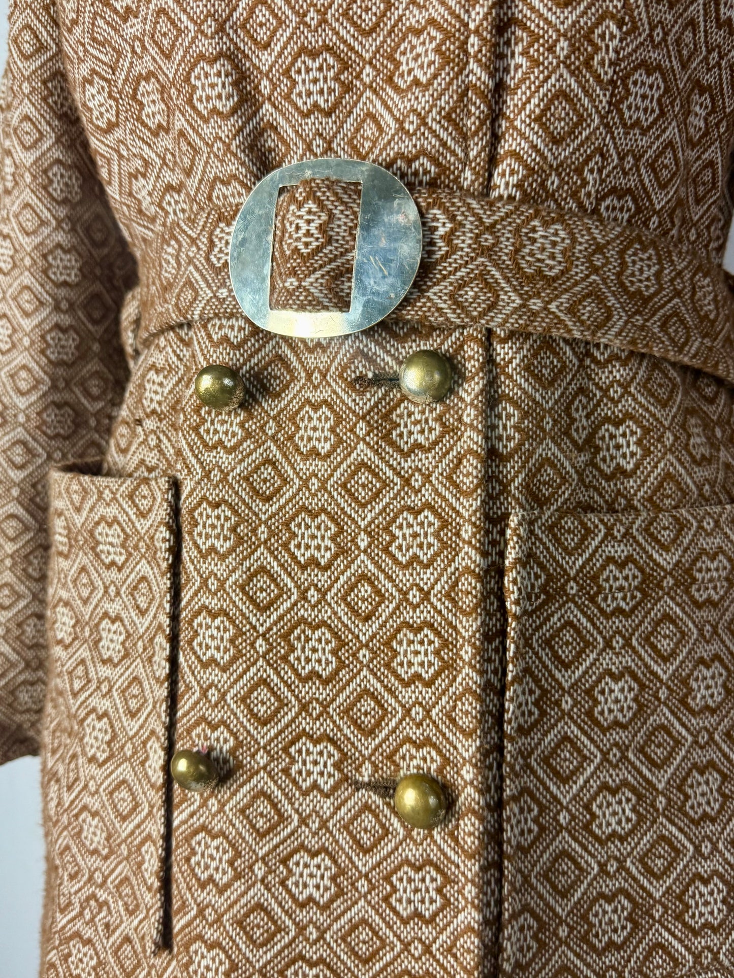 Cappotto anni ’60 in jacquard con cintura e bottoni dorati - TG. 40